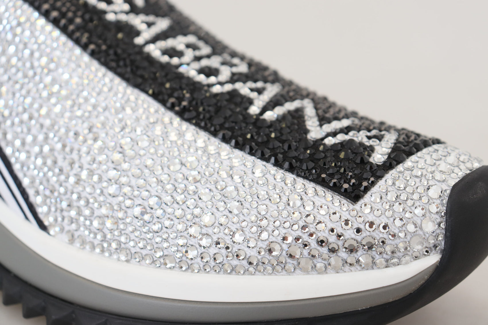 Glitzernde silberne Strass-Sneaker