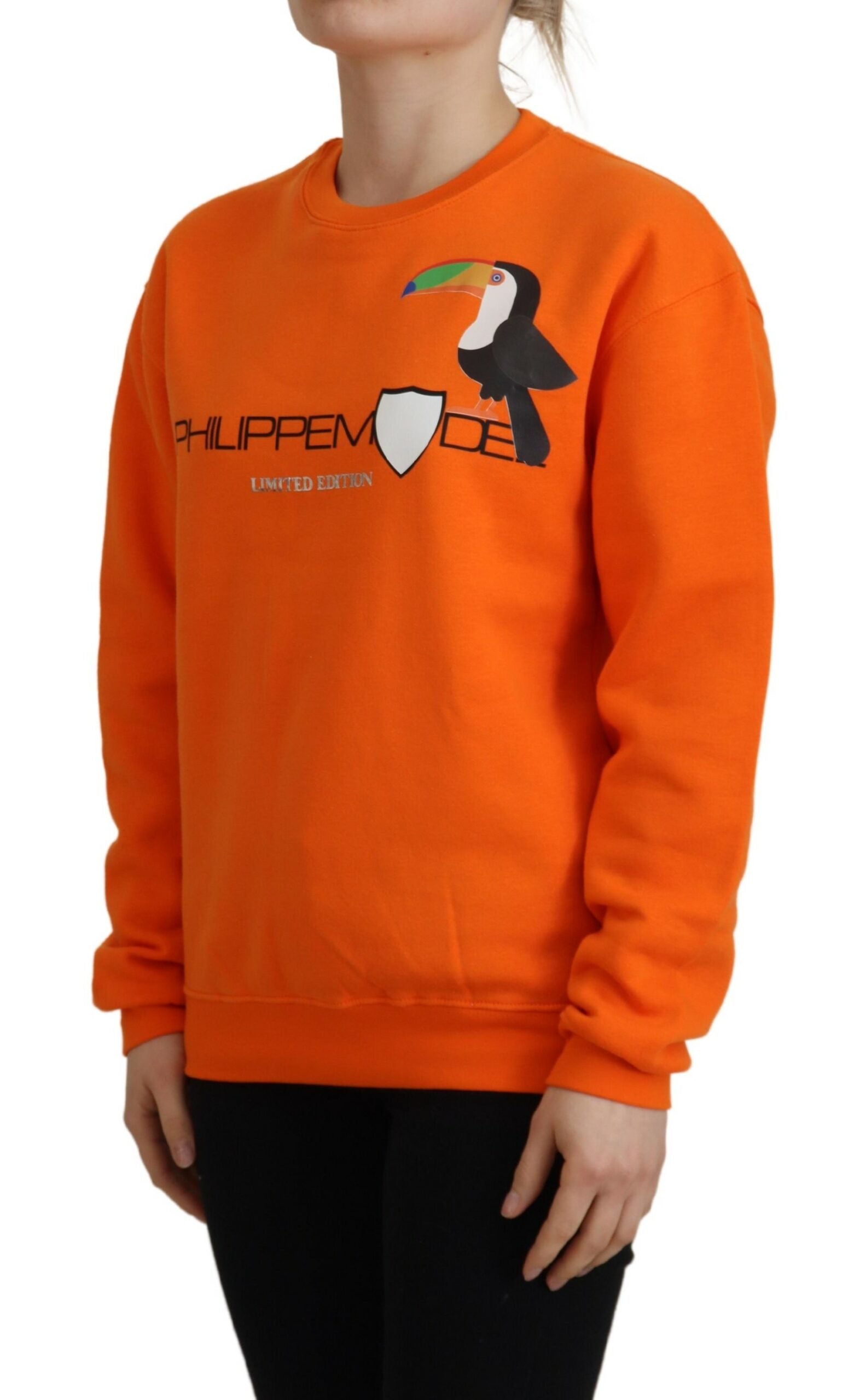 Schicker orangefarbener Pullover mit langen Ärmeln und Aufdruck