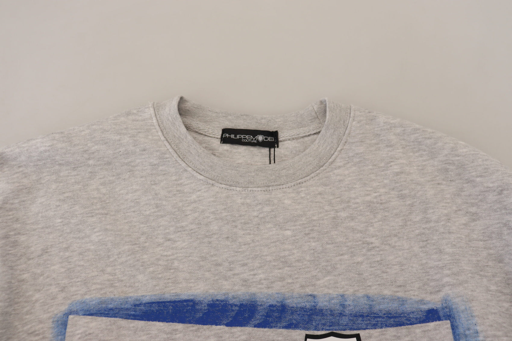 Eleganter grauer bedruckter Baumwollpullover