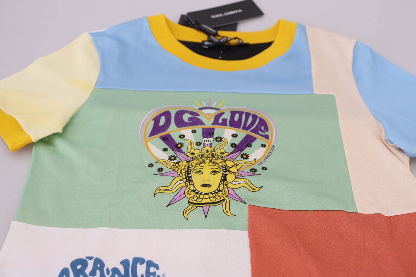 Rundhals-T-Shirt aus Baumwolle mit Patchwork-Print