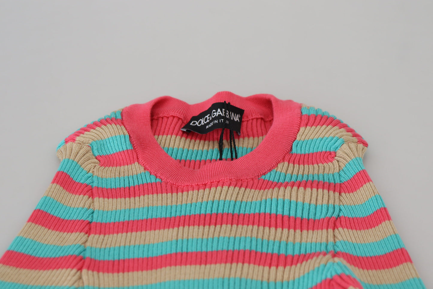 Elegante pullover girocollo in seta a righe