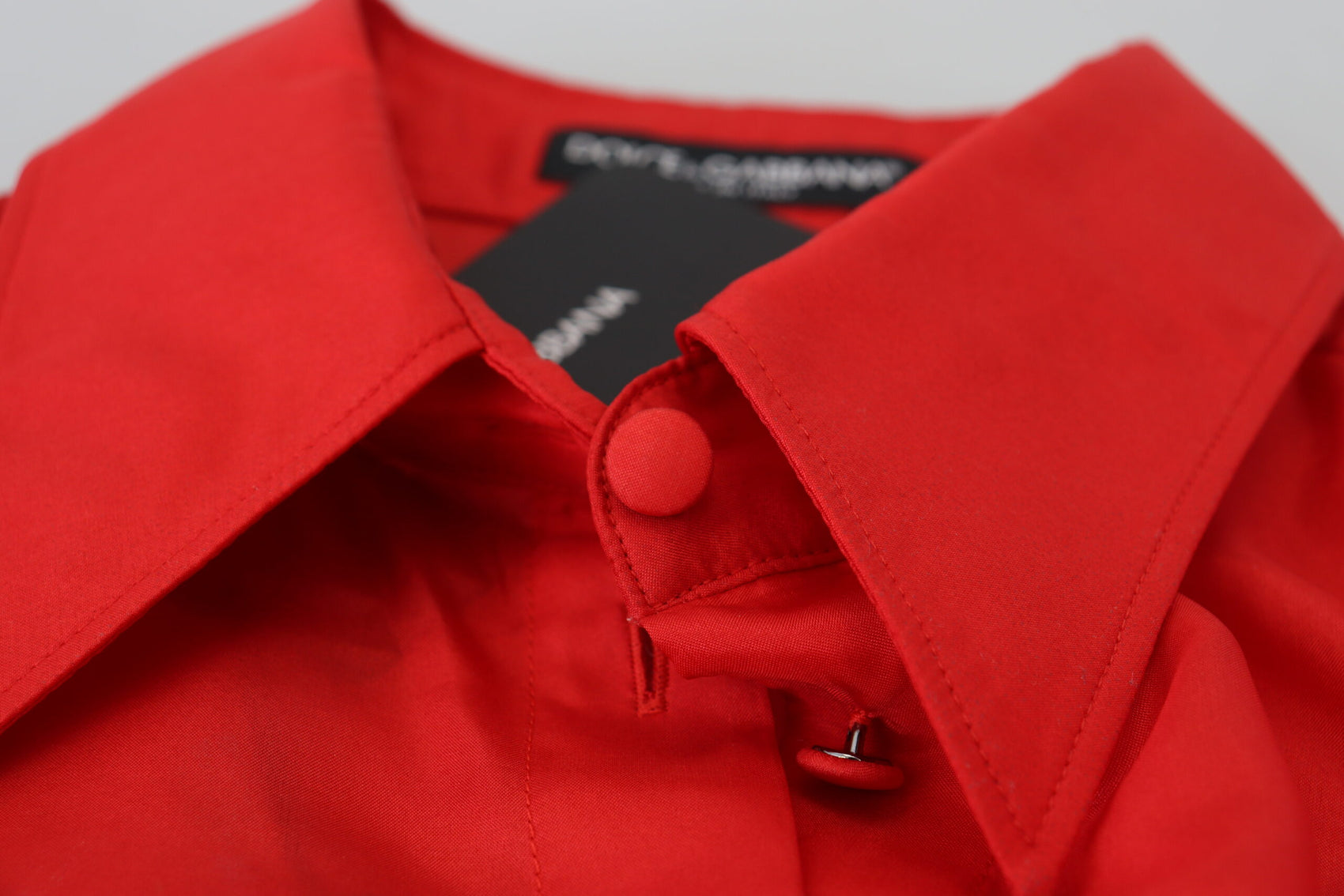 Elegantes Poloshirt mit Seidenkragen und langen Ärmeln