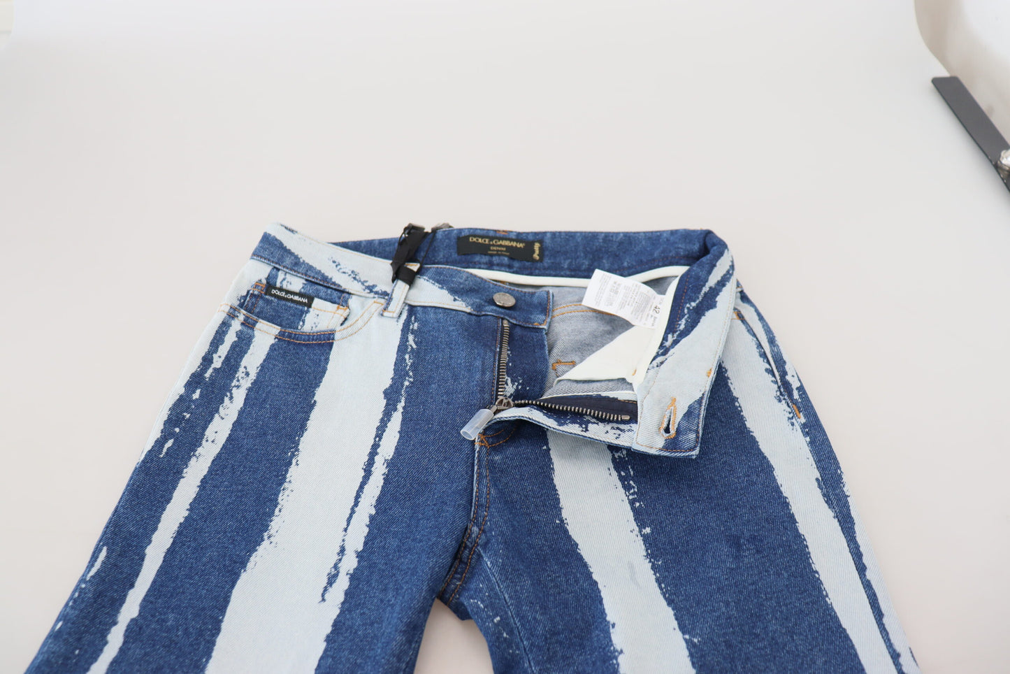 Jeans slim fit a righe eleganti in stile italiano