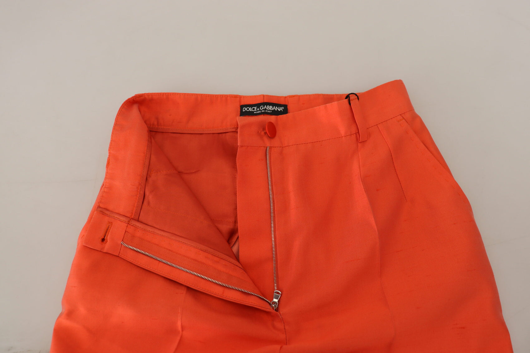 Pantaloni eleganti in seta a vita alta