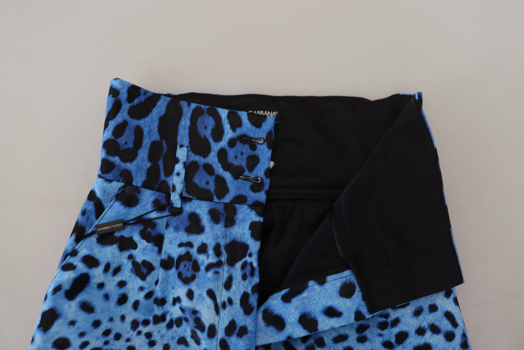Pantaloni dritti eleganti a vita alta