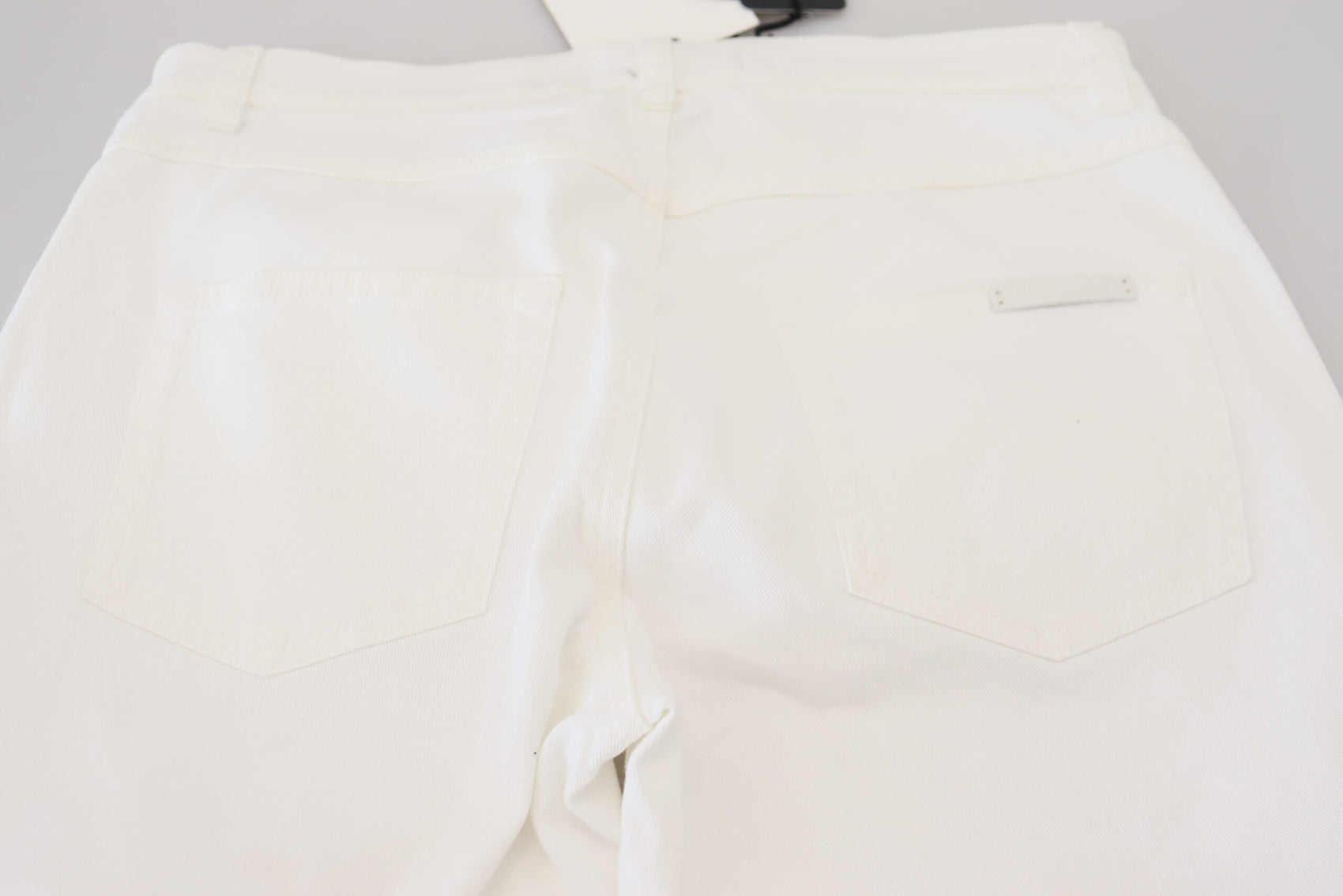 Elegante weiße Skinny Jeans mit mittlerer Taille