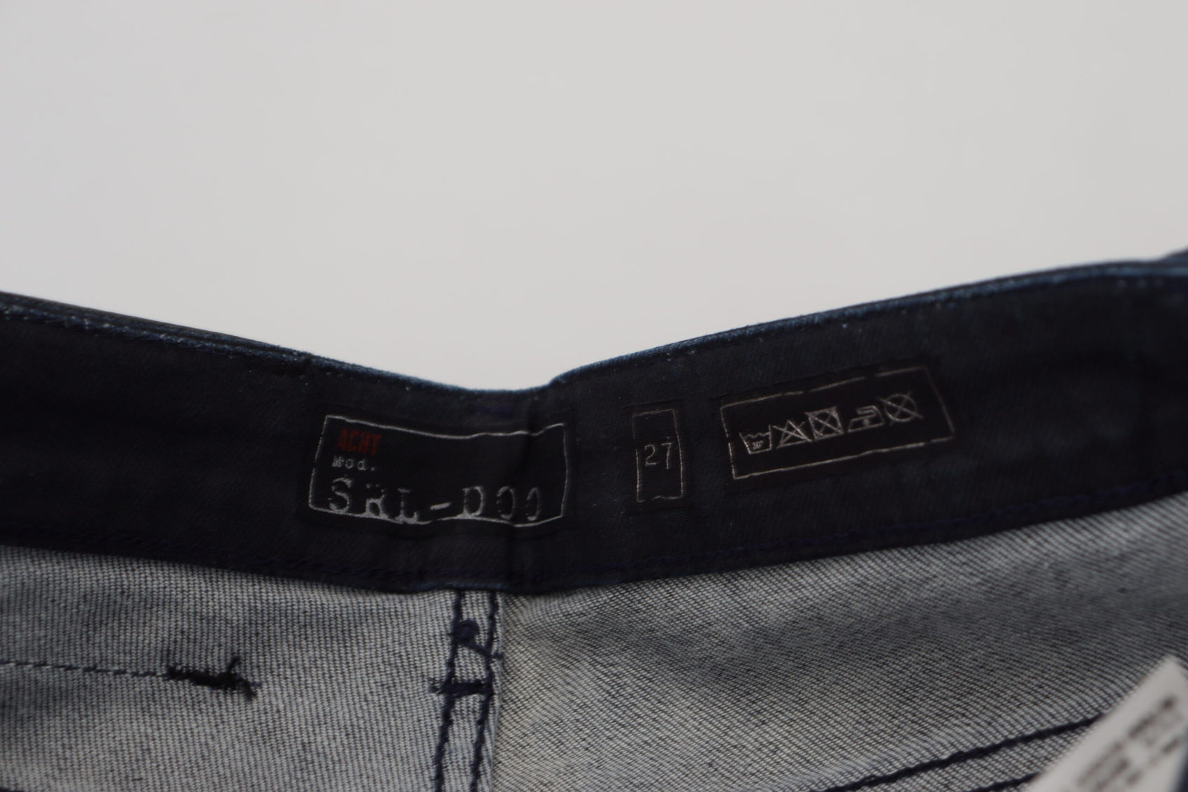 Schicke Slim Fit Jeans mit niedriger Taille