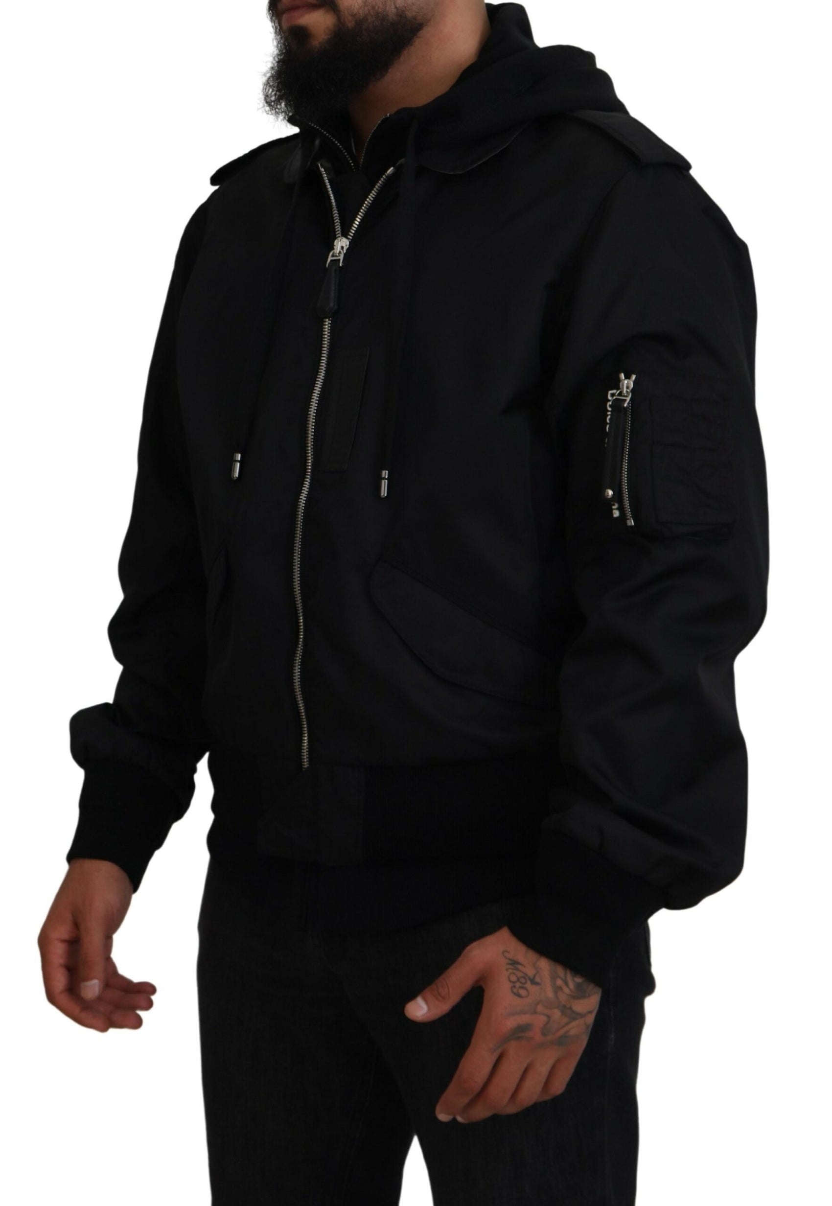 Elegante schwarze Bomberjacke mit Kapuze