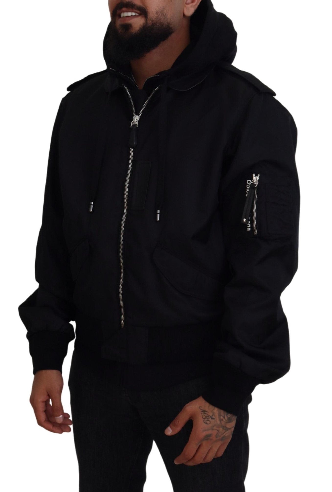 Elegante schwarze Bomberjacke mit Kapuze
