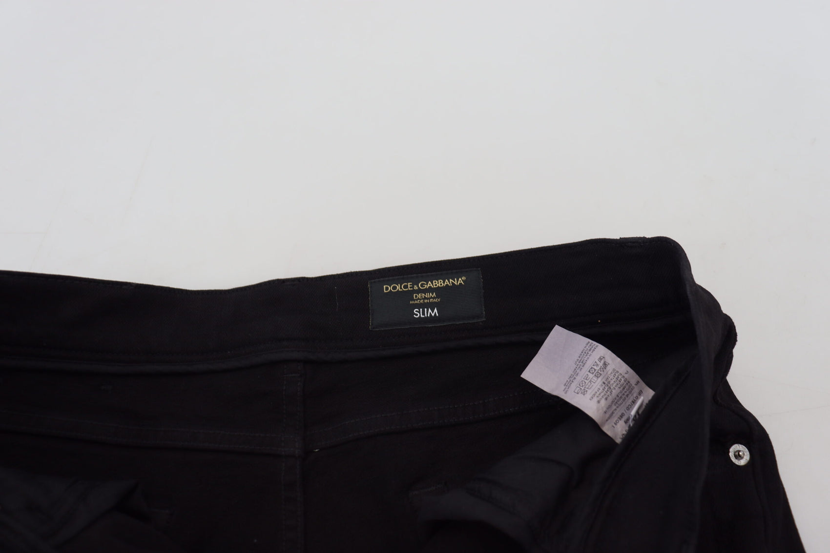 Svelte – Schwarzer, zerfetzter Slim-Fit-Jeansstoff
