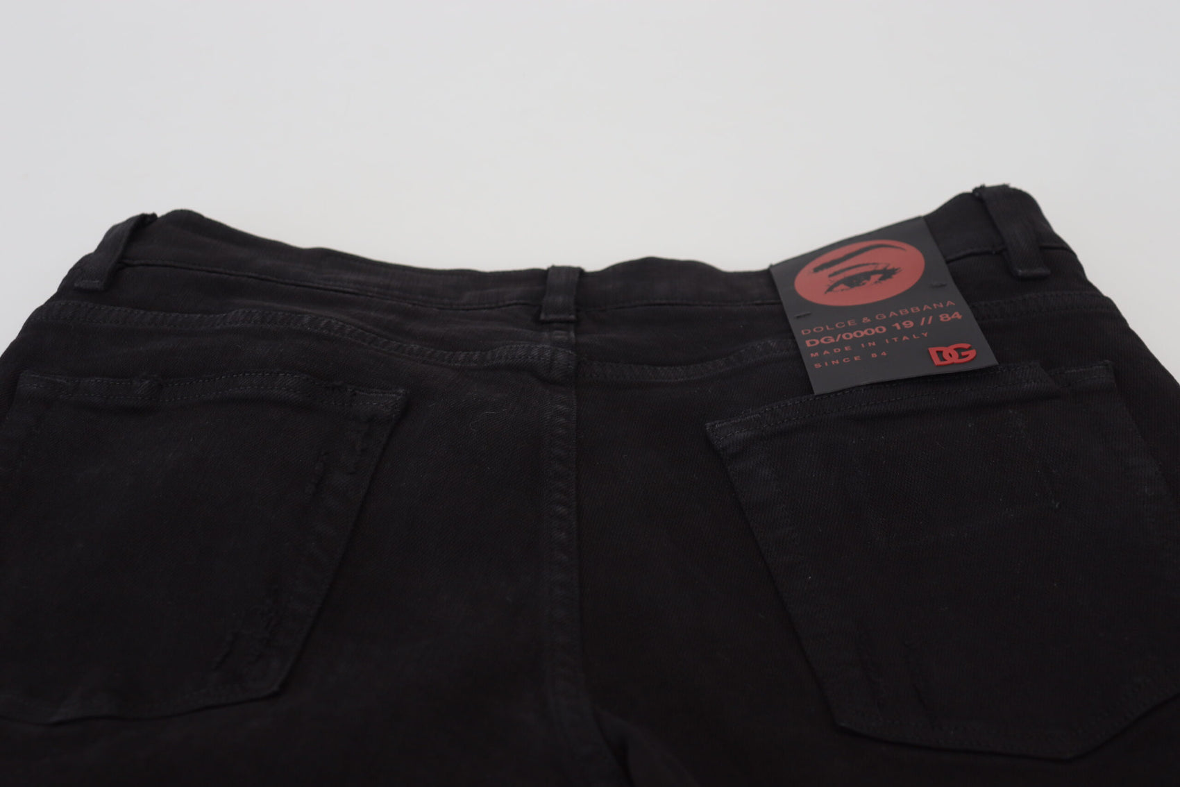 Svelte – Schwarzer, zerfetzter Slim-Fit-Jeansstoff
