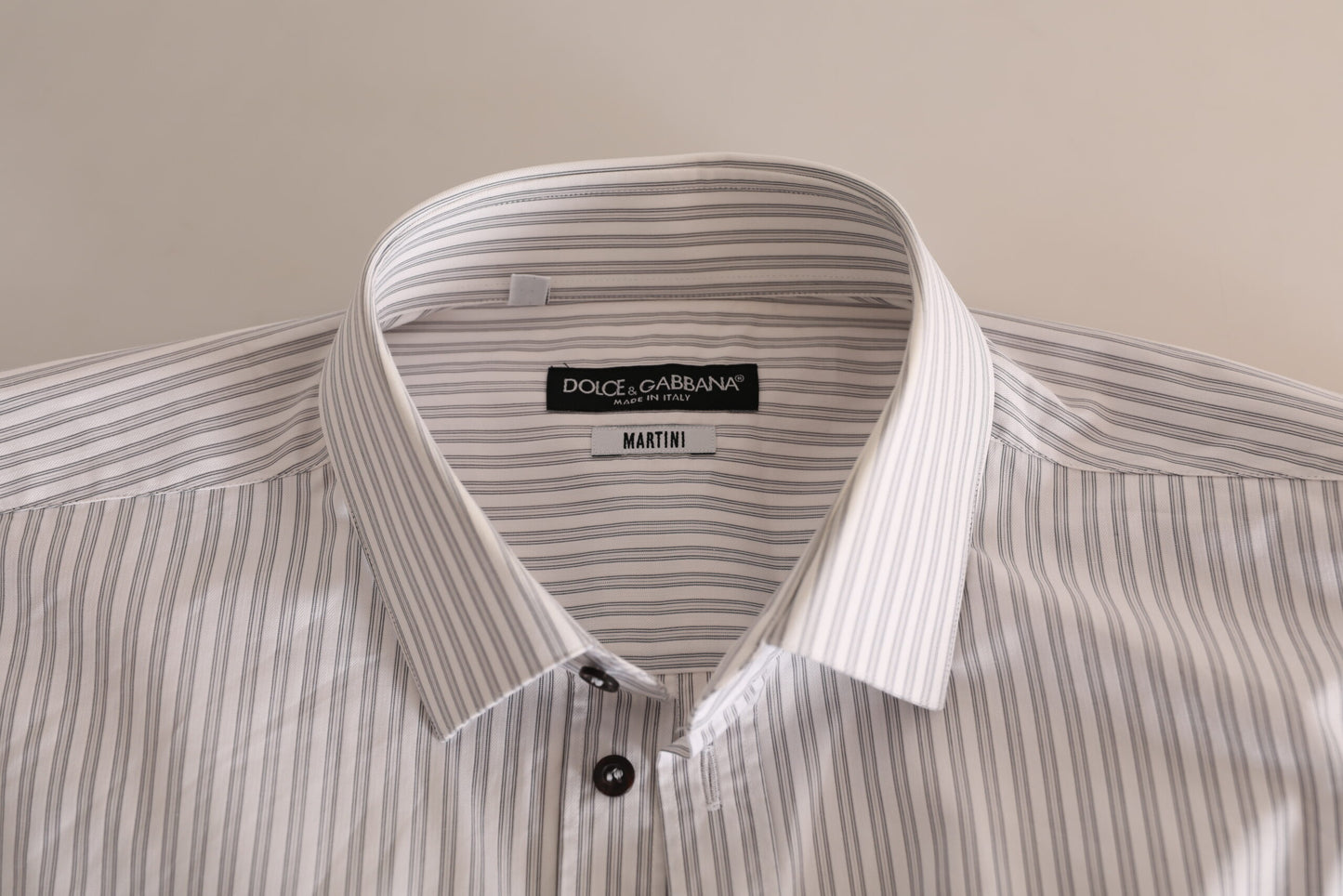 Elegantes weiß gestreiftes Baumwollhemd