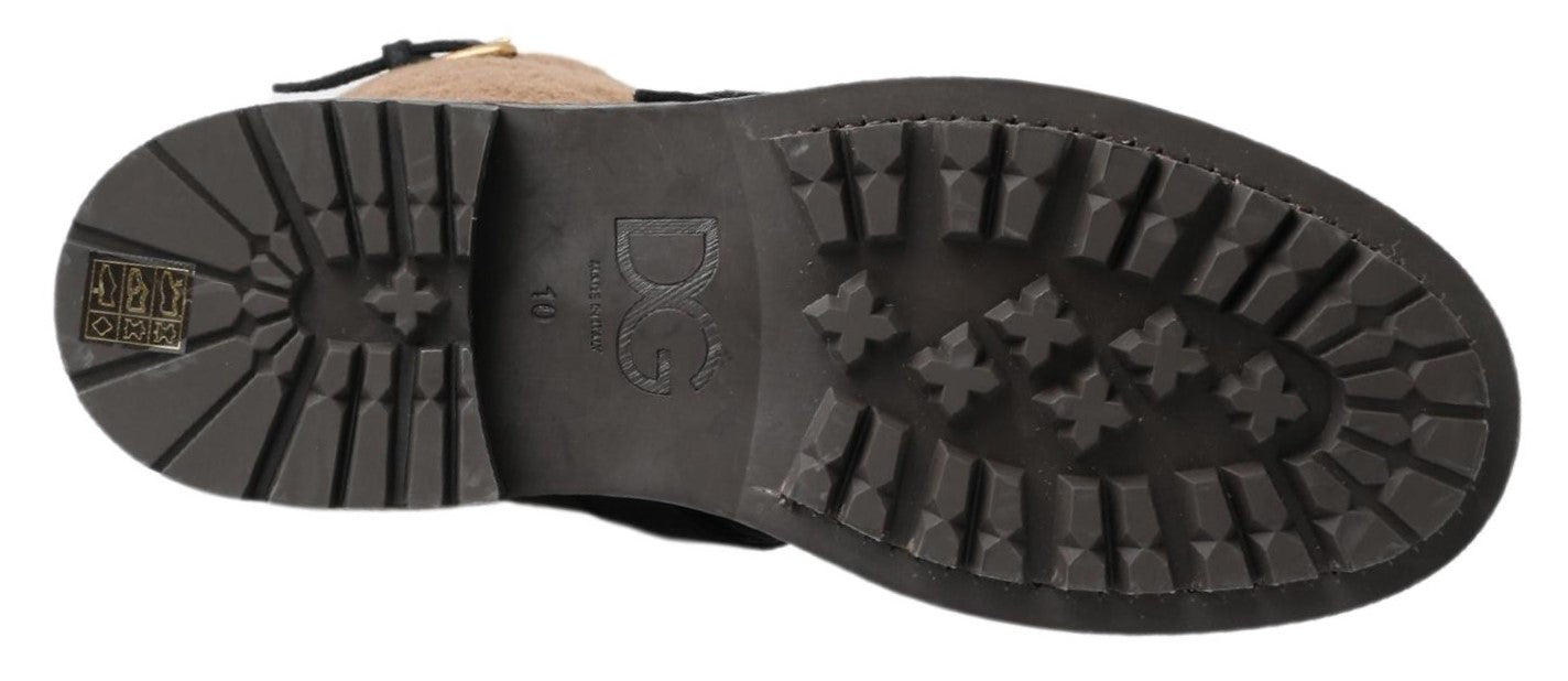 Schwarze lange Stiefel aus Lammfellleder
