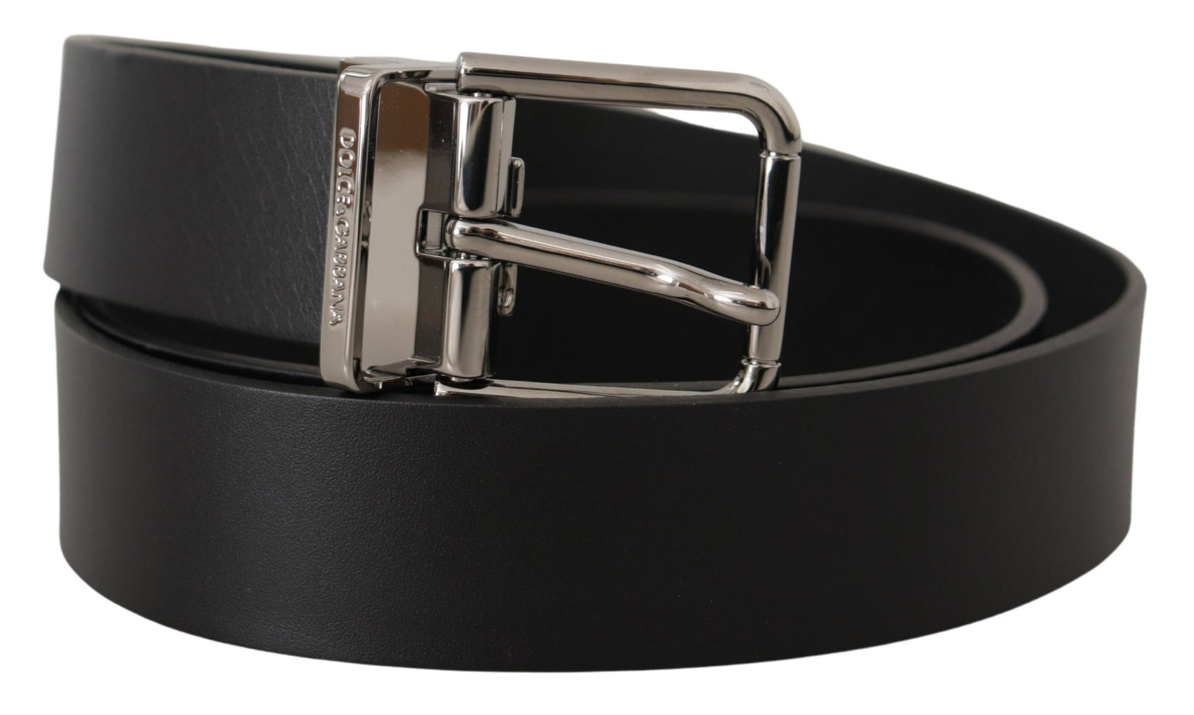 Elegante cintura in pelle nera con fibbia in metallo