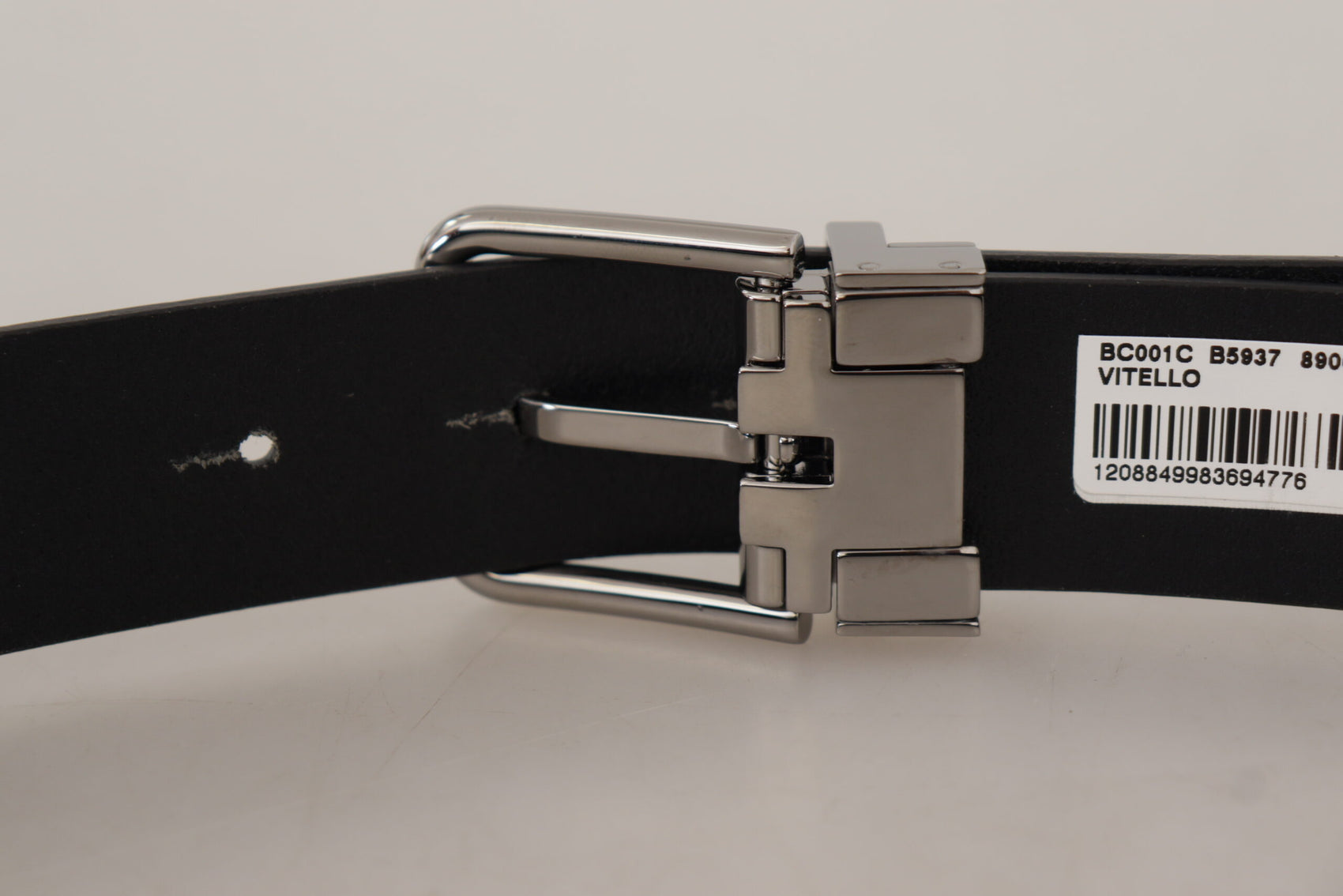 Elegante cintura in pelle nera con fibbia in metallo