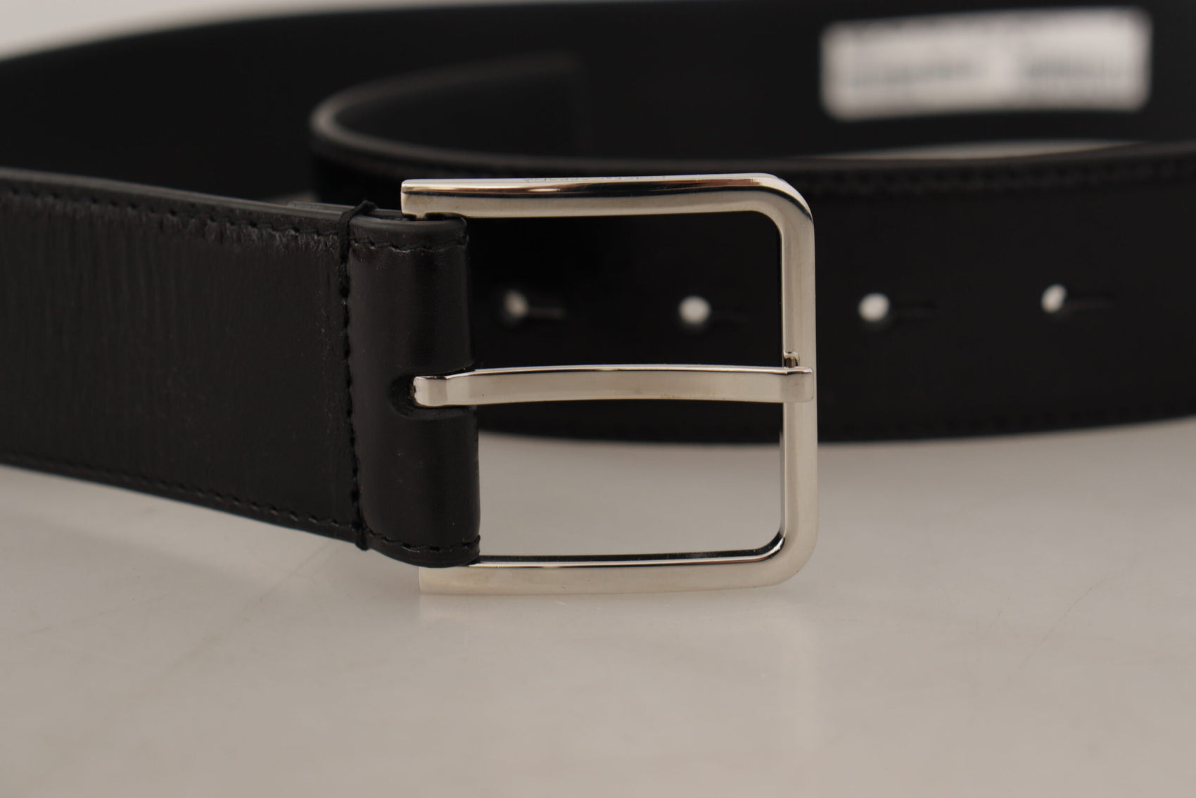Elegante cintura in pelle con fibbia in metallo