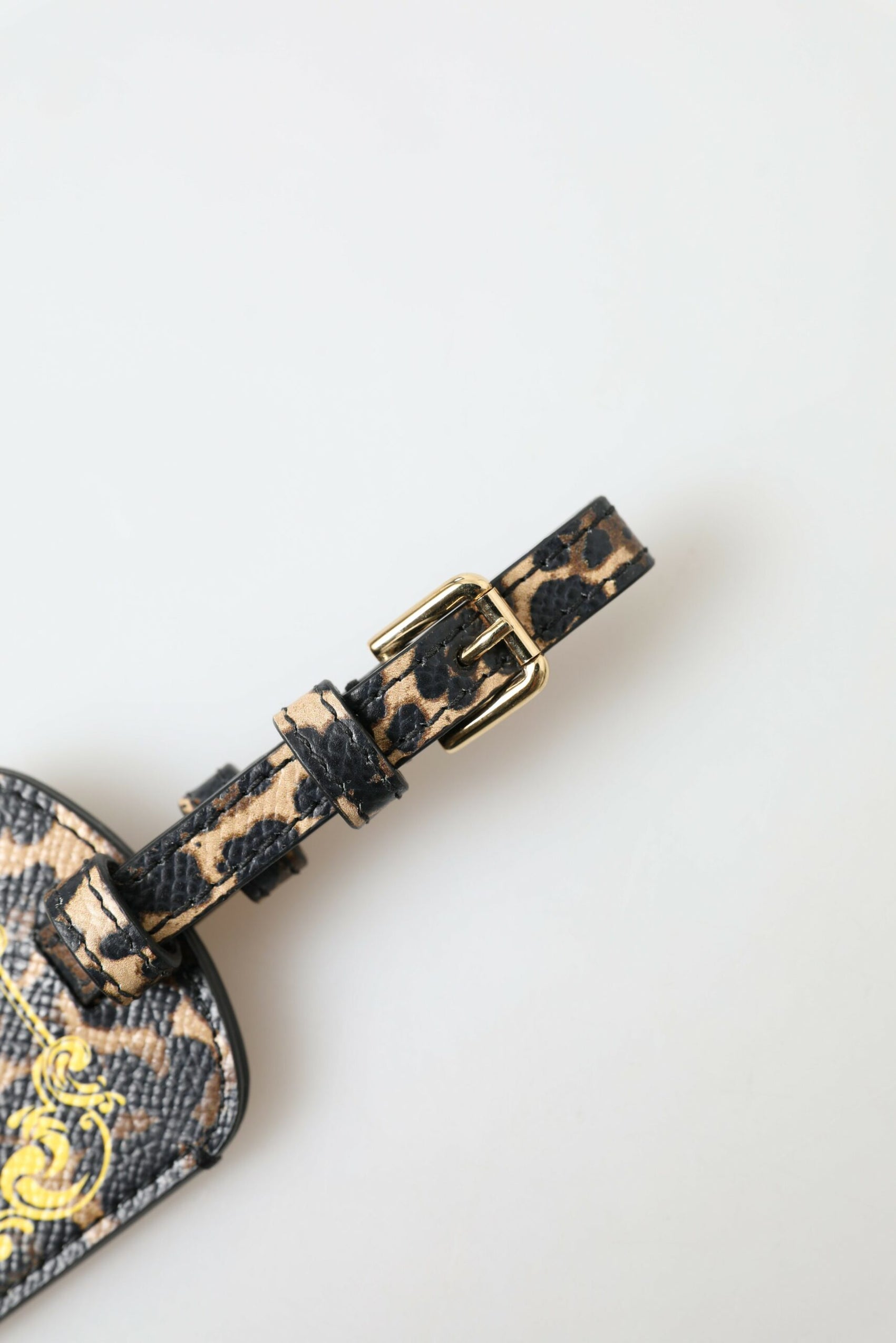 Elegante etichetta per bagaglio in pelle leopardata
