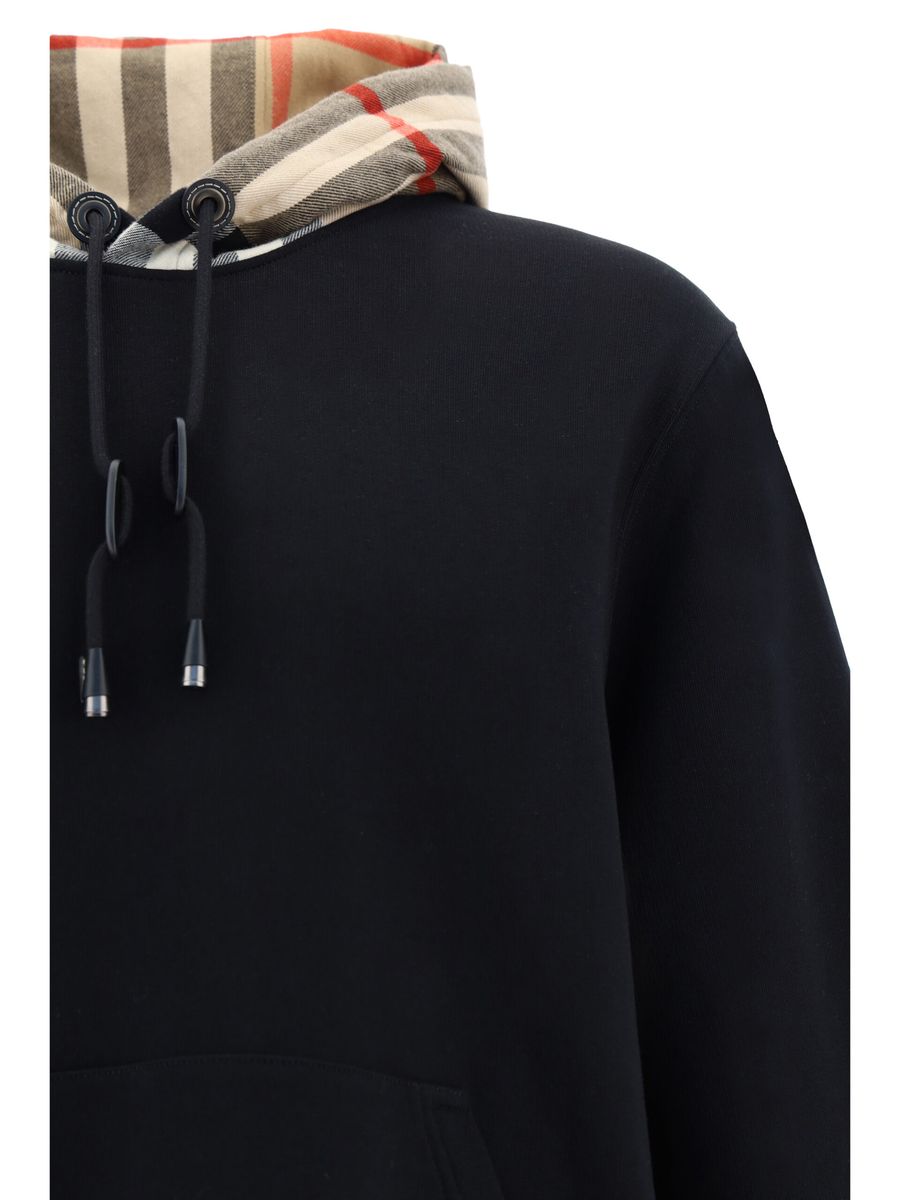 Elegante felpa con cappuccio oversize nera Samuel