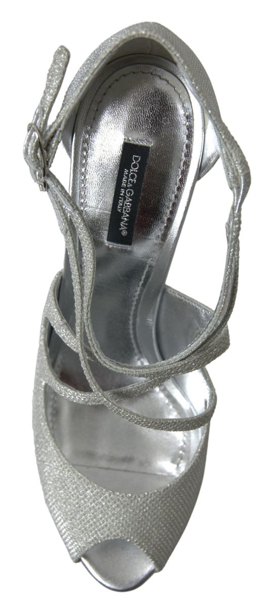 Elegante schimmernde silberne High Heels