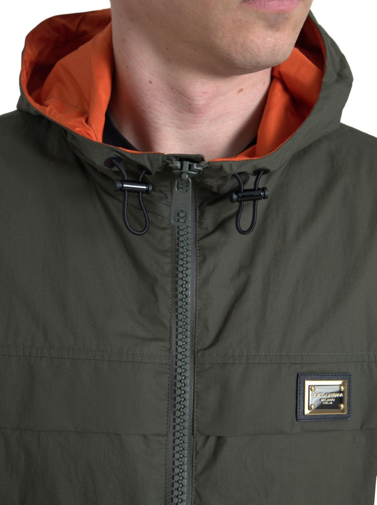 Elegante giacca con cappuccio e cerniera intera in verde e arancione