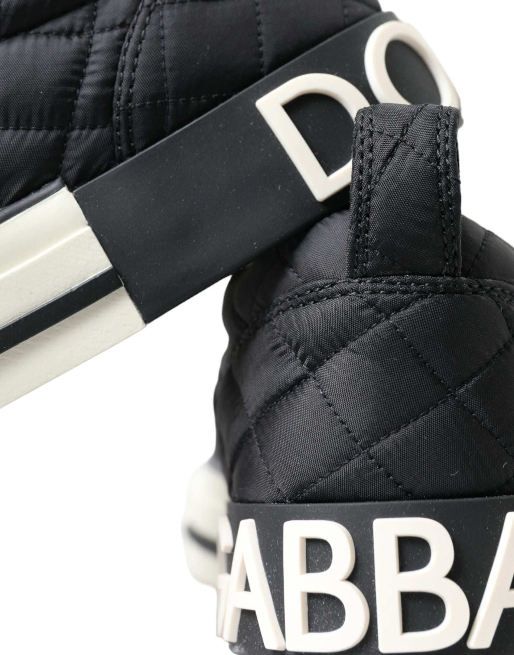 Elegante gesteppte schwarze Canvas-Sneaker