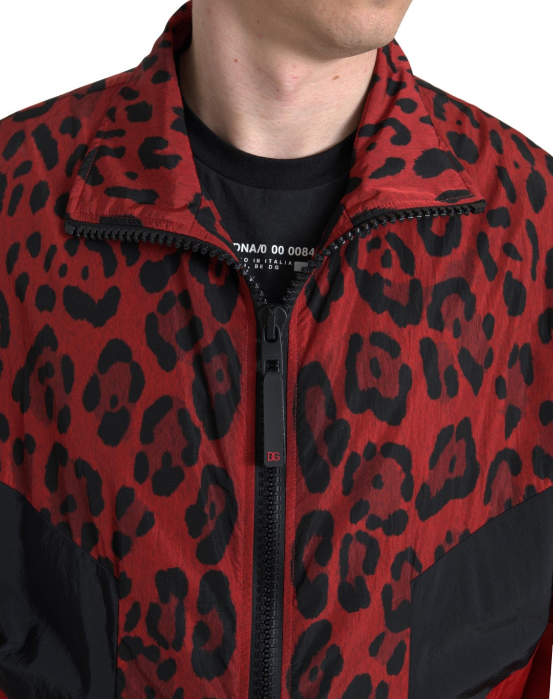 Giacca con cerniera e leopardo rosso