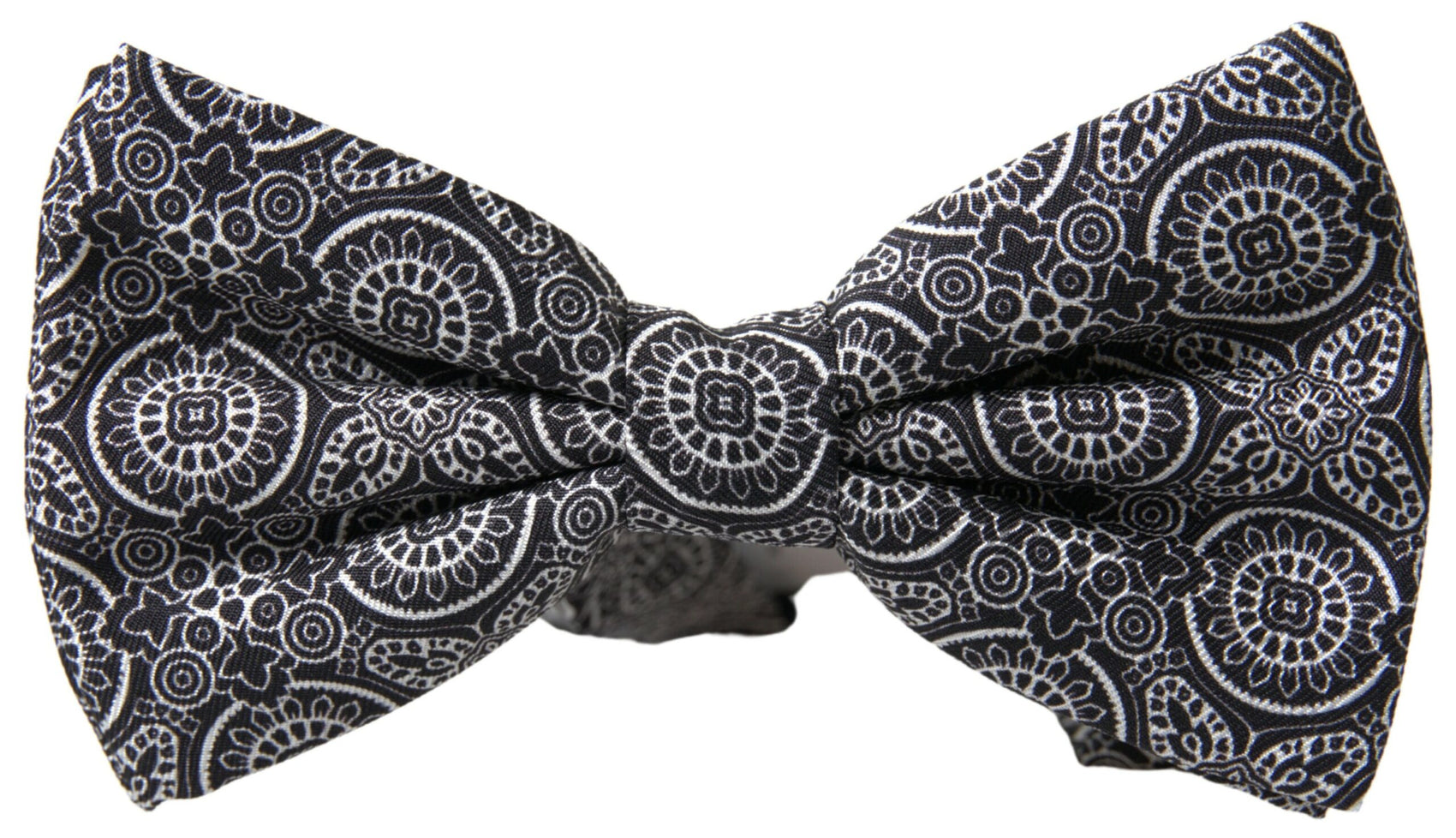 Elegante papillon in seta bianco e nero