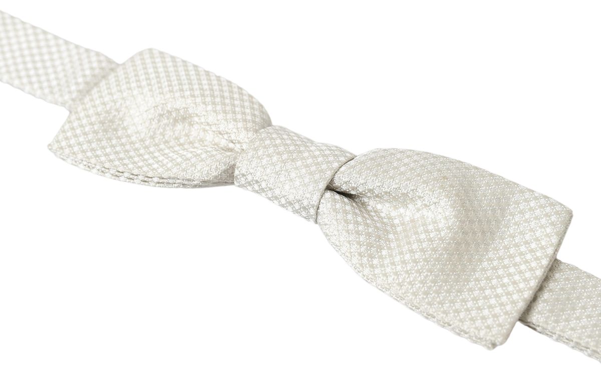 Elegante papillon in seta color avorio