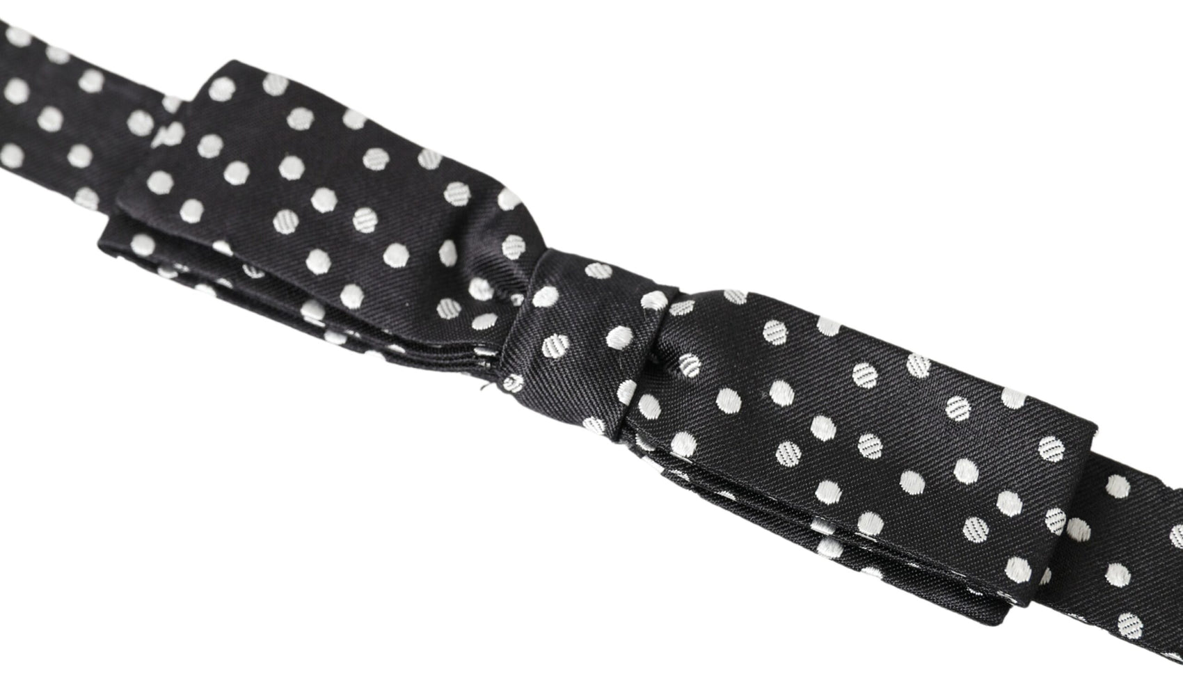 Elegante papillon in seta nera con dettaglio logo