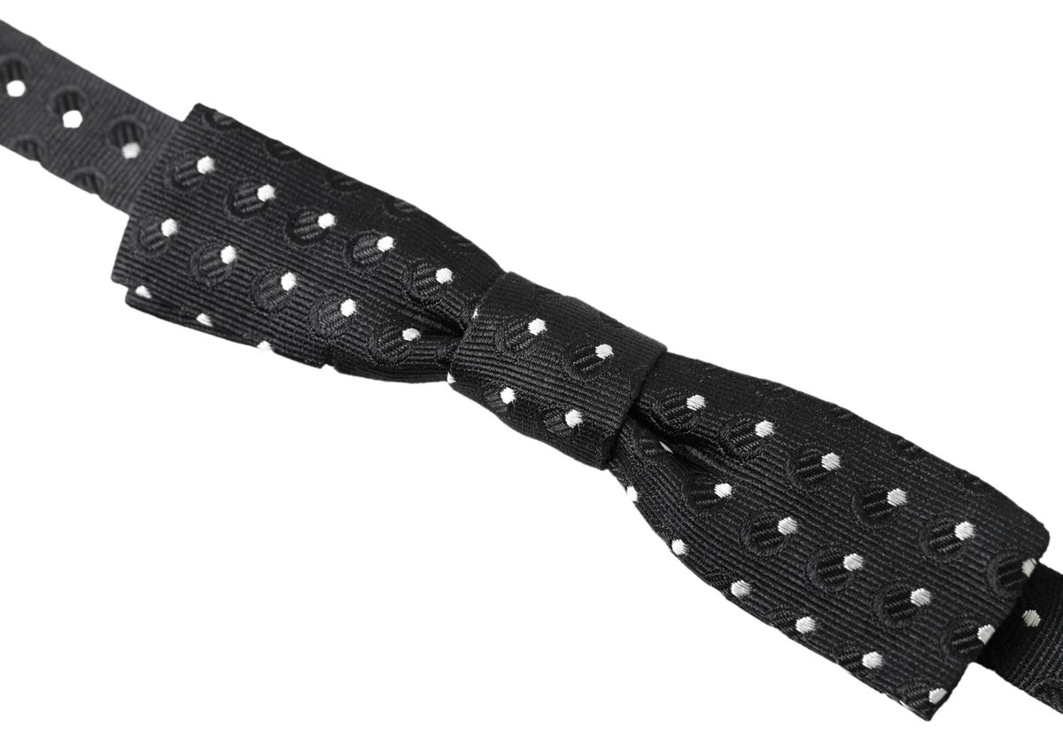 Elegante papillon in seta per serate sofisticate