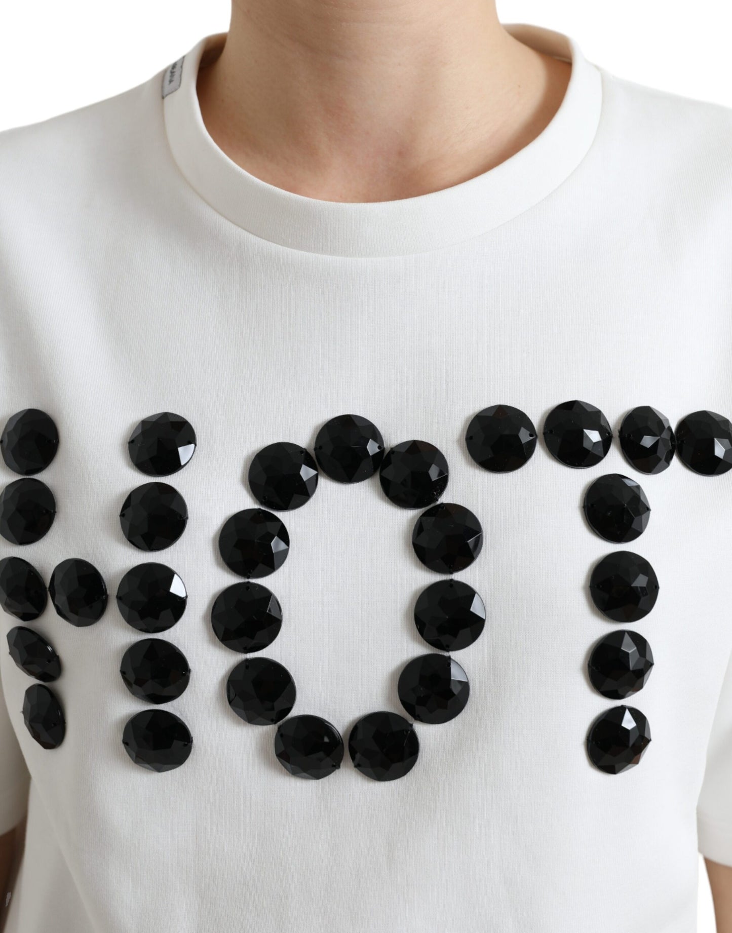 T-shirt alla moda con scollo a giro decorato
