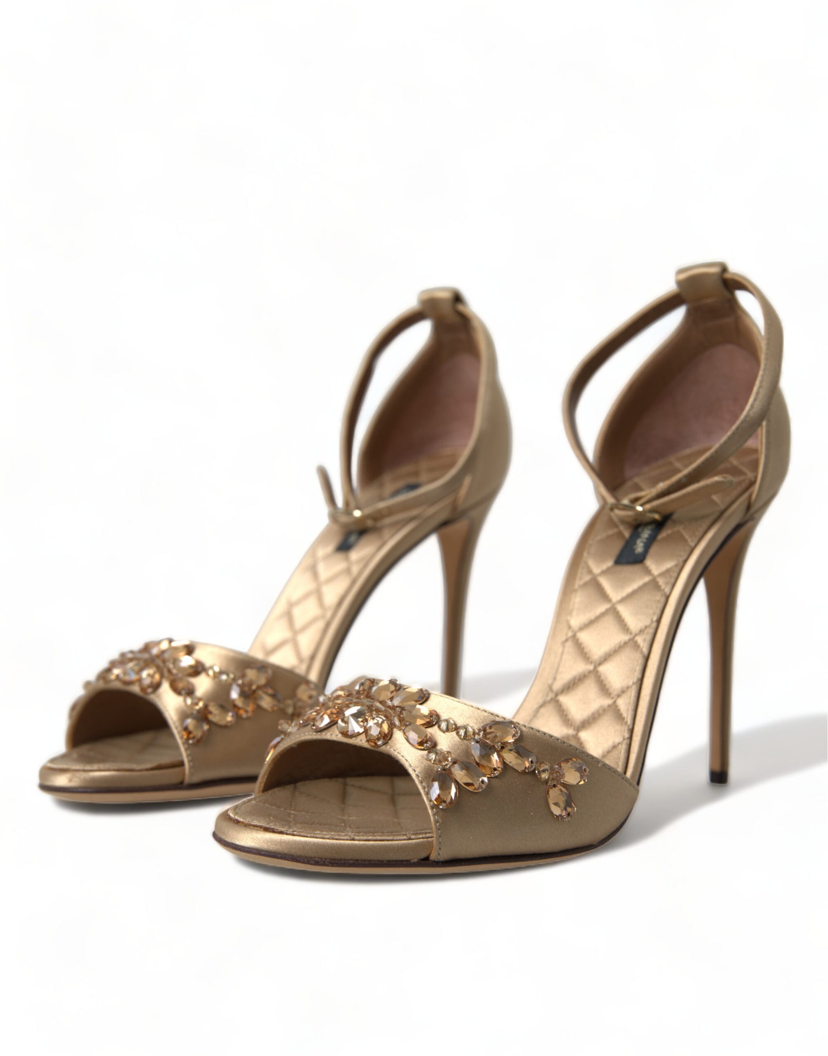 Sandalen mit Kristallverzierung und Absatz