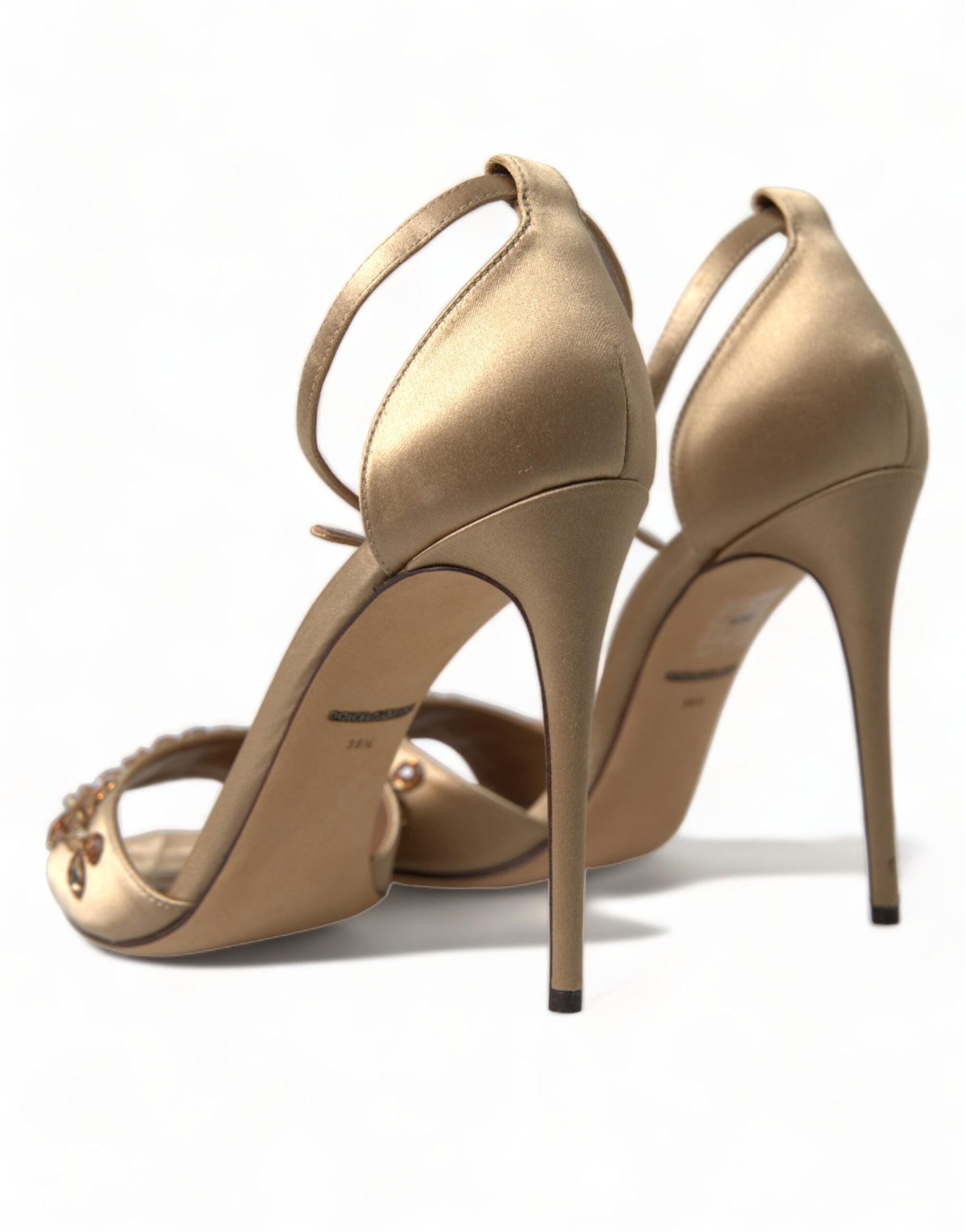 Sandalen mit Kristallverzierung und Absatz