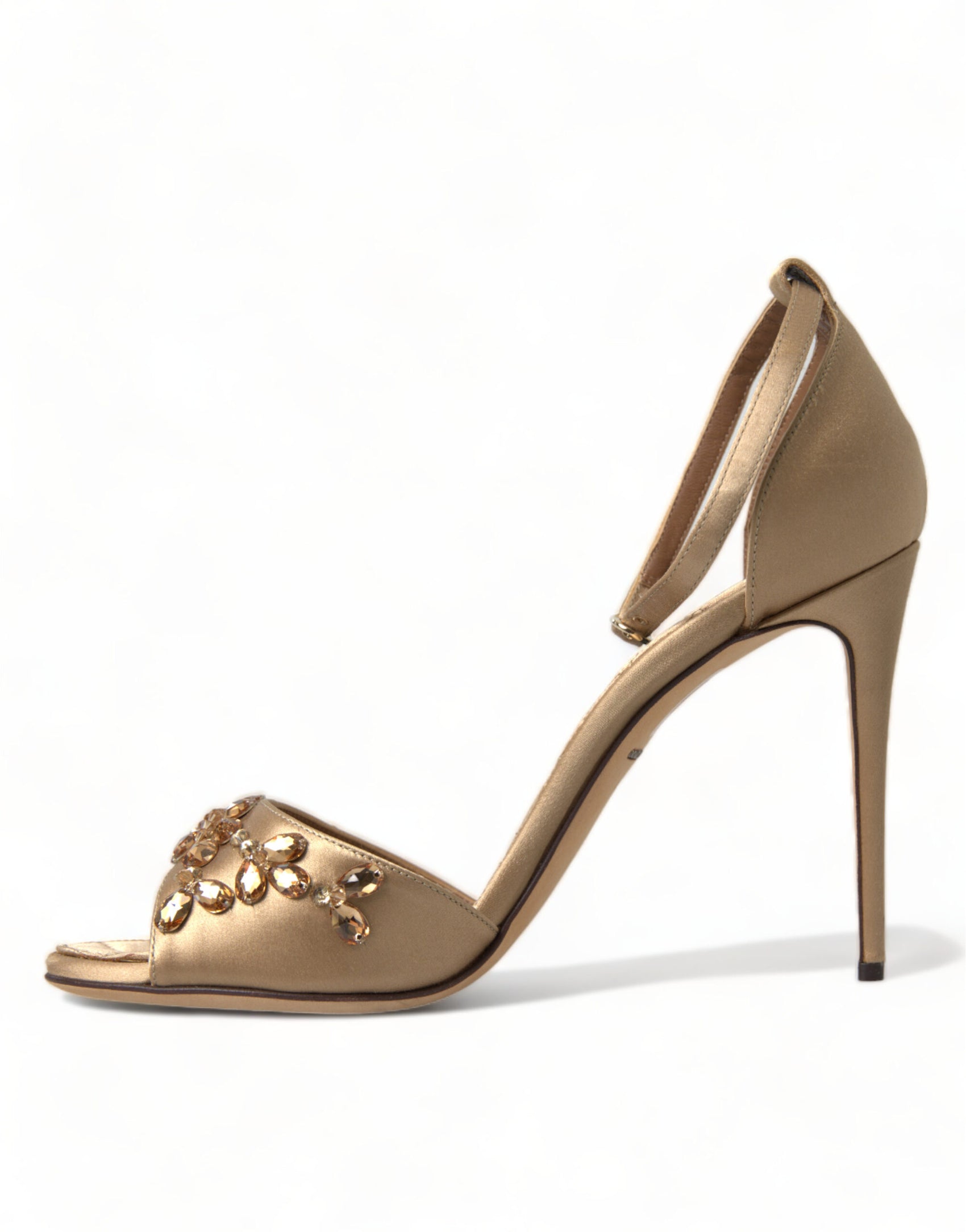 Sandalen mit Kristallverzierung und Absatz