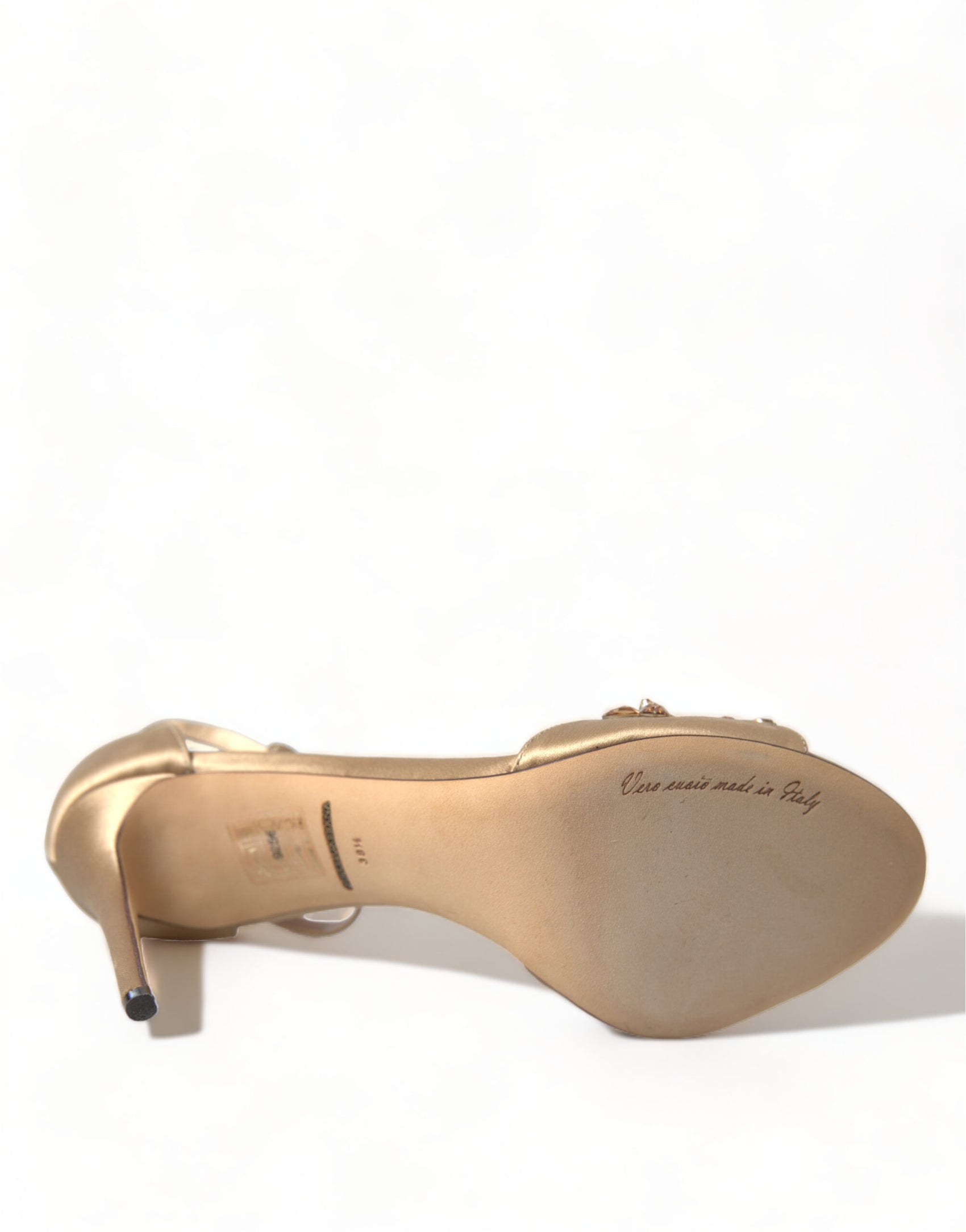 Sandalen mit Kristallverzierung und Absatz