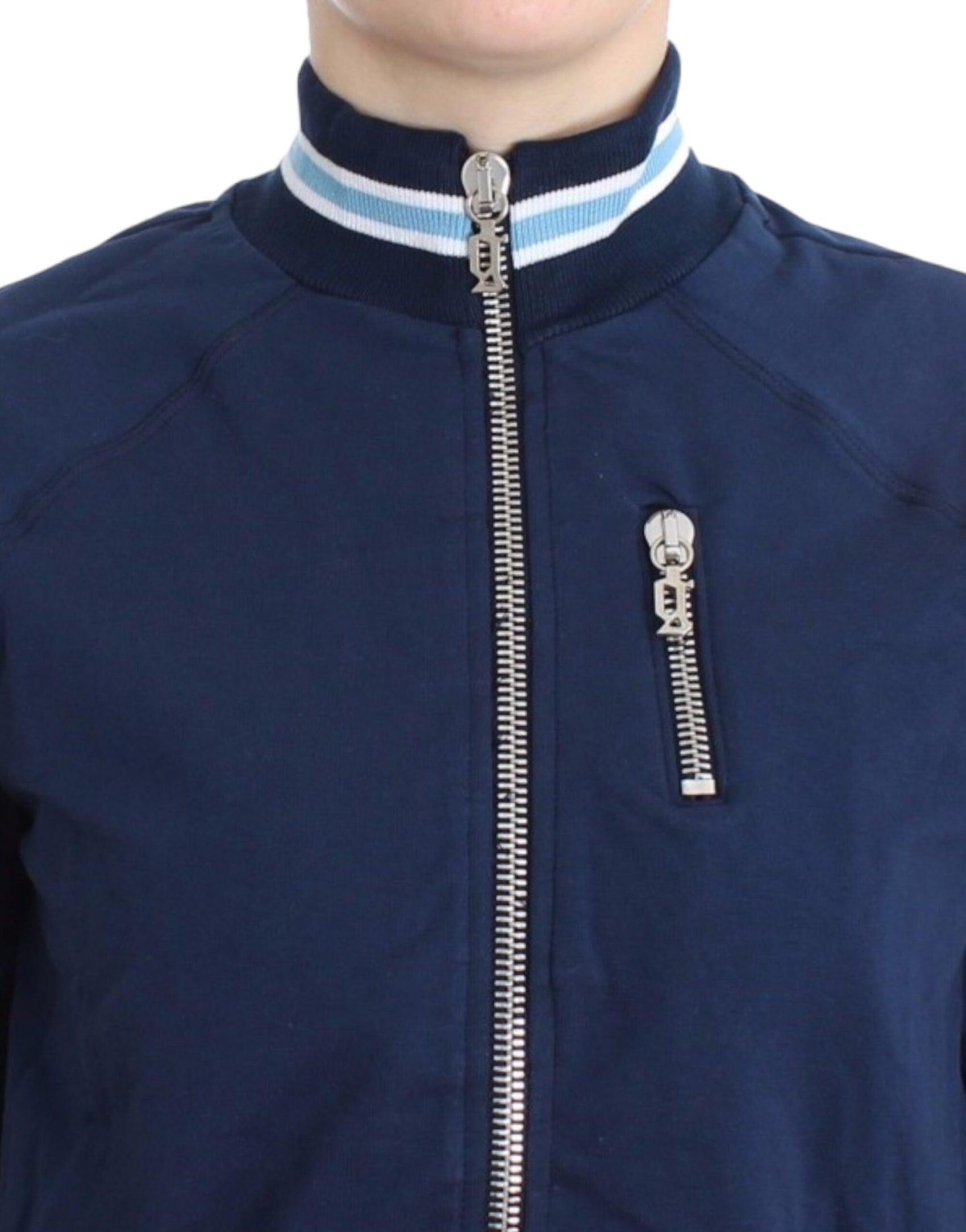 Schicke blaue Strickjacke mit Reißverschluss und Logo-Detail
