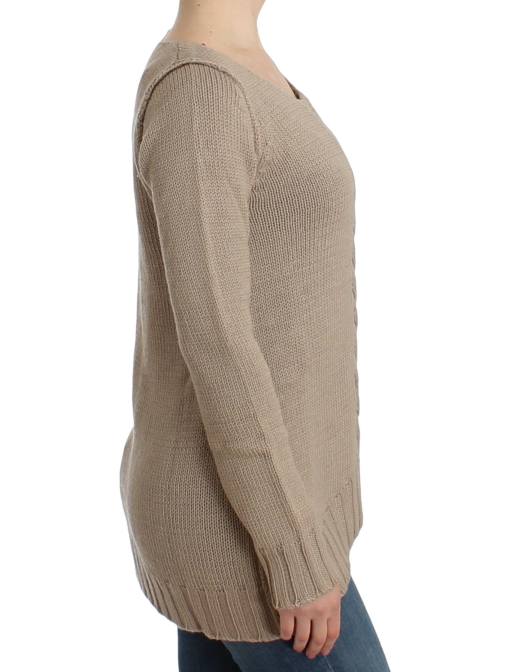 Elegante maglione girocollo lavorato a maglia beige