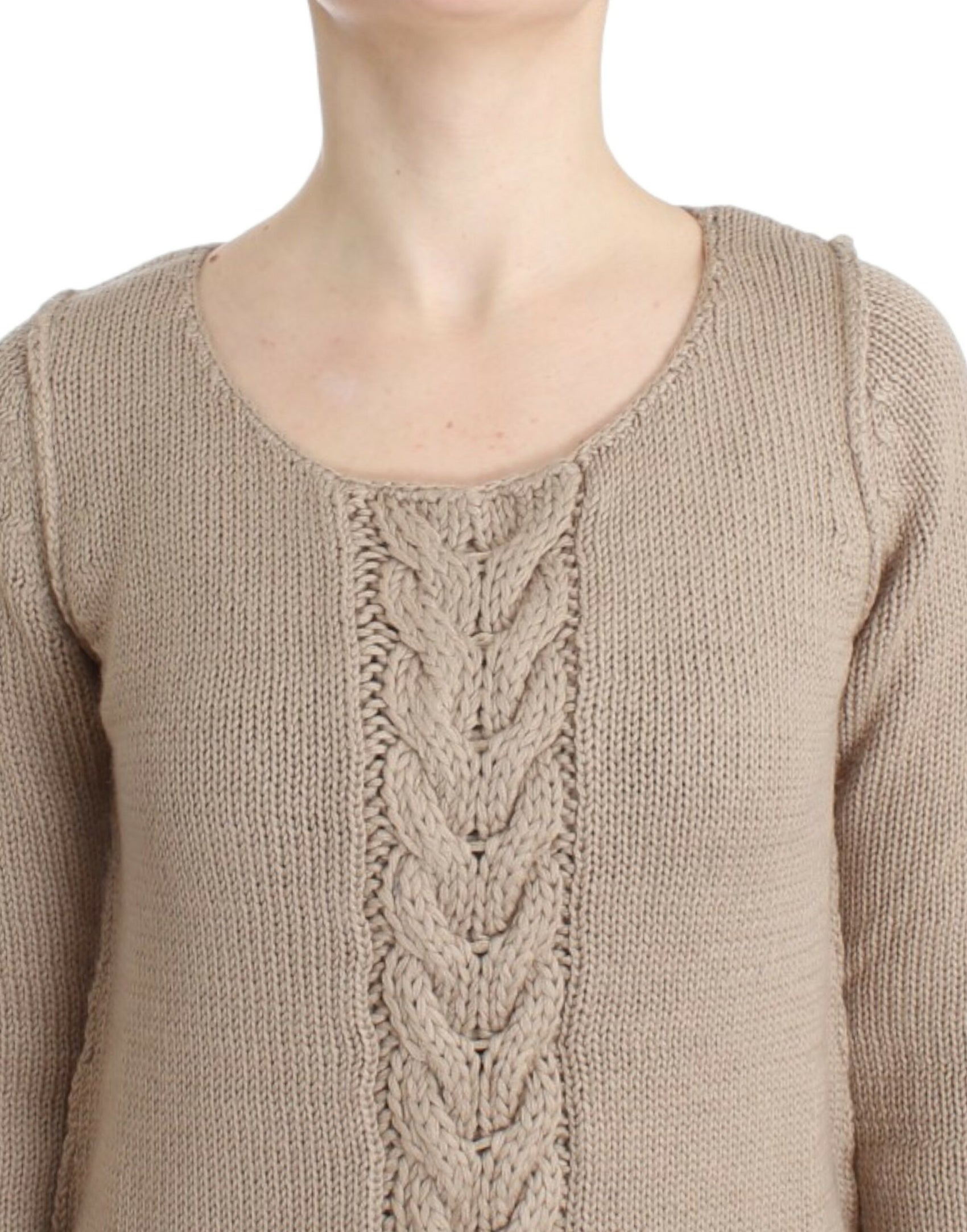 Elegante maglione girocollo lavorato a maglia beige