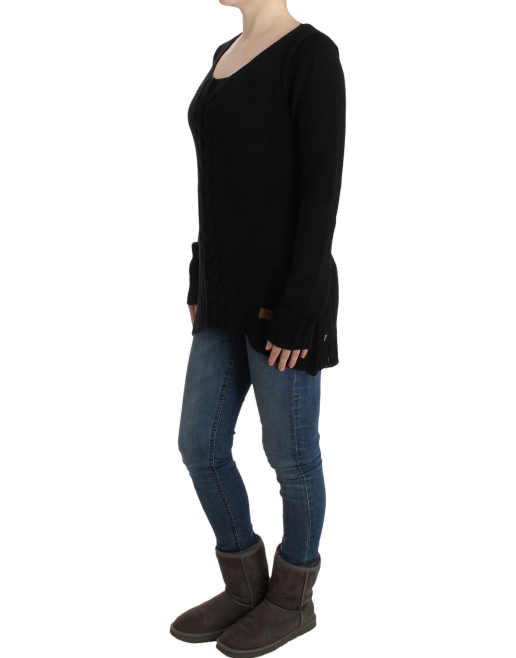 Maglione girocollo nero accattivante