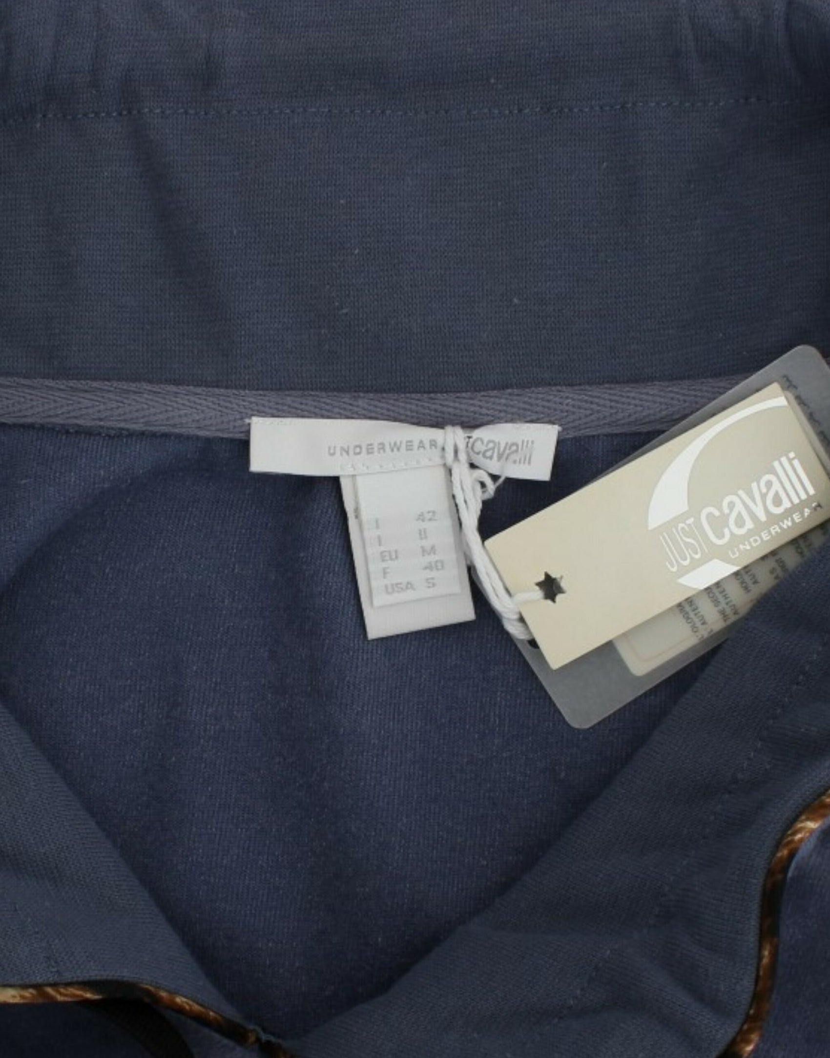 Elegante maglione finto con dettaglio di strass