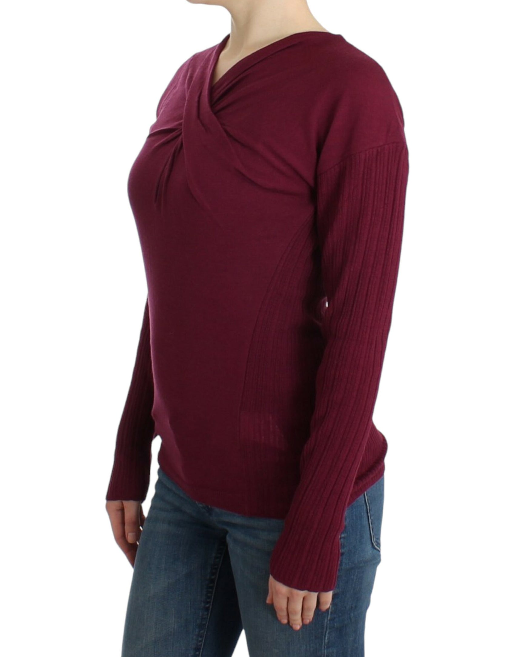 Elegante maglione viola in lana con buco della serratura