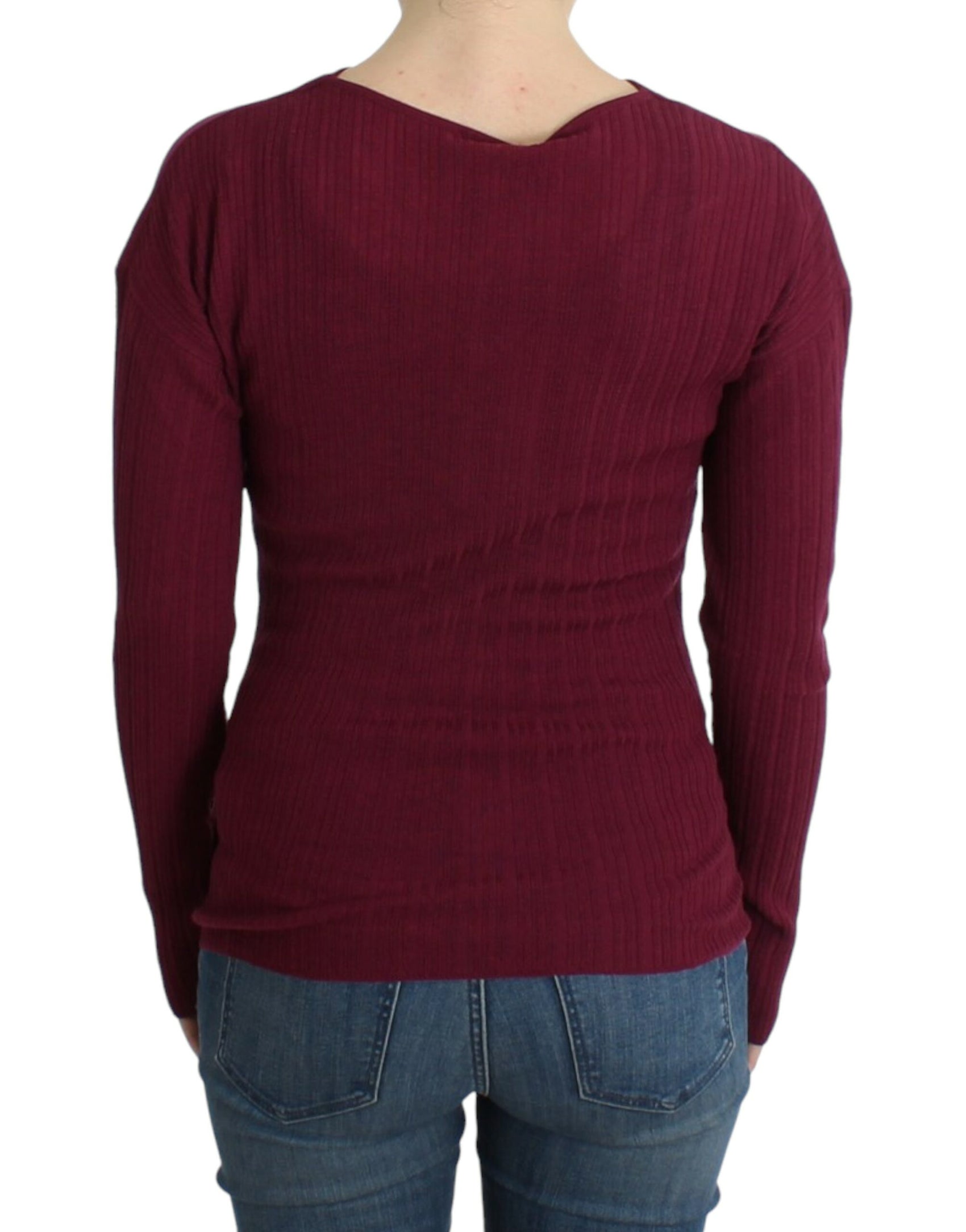 Elegante maglione viola in lana con buco della serratura