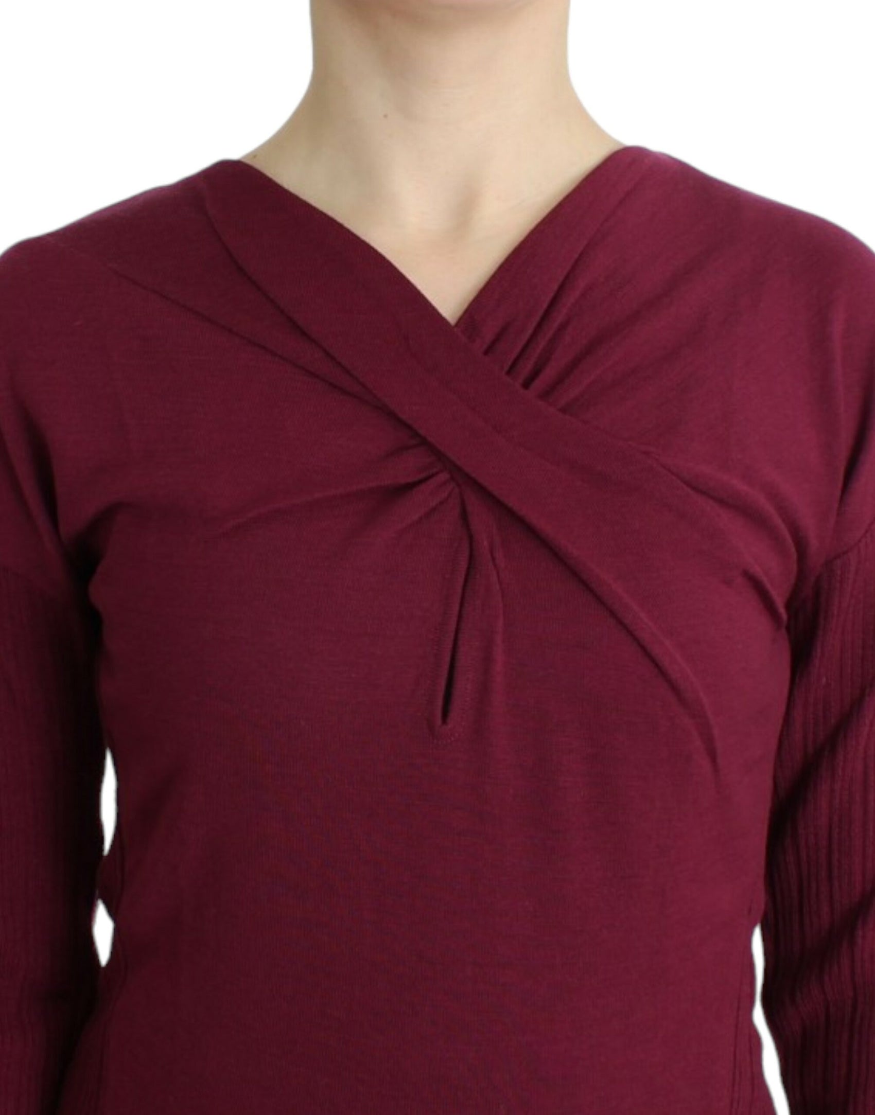 Elegante maglione viola in lana con buco della serratura