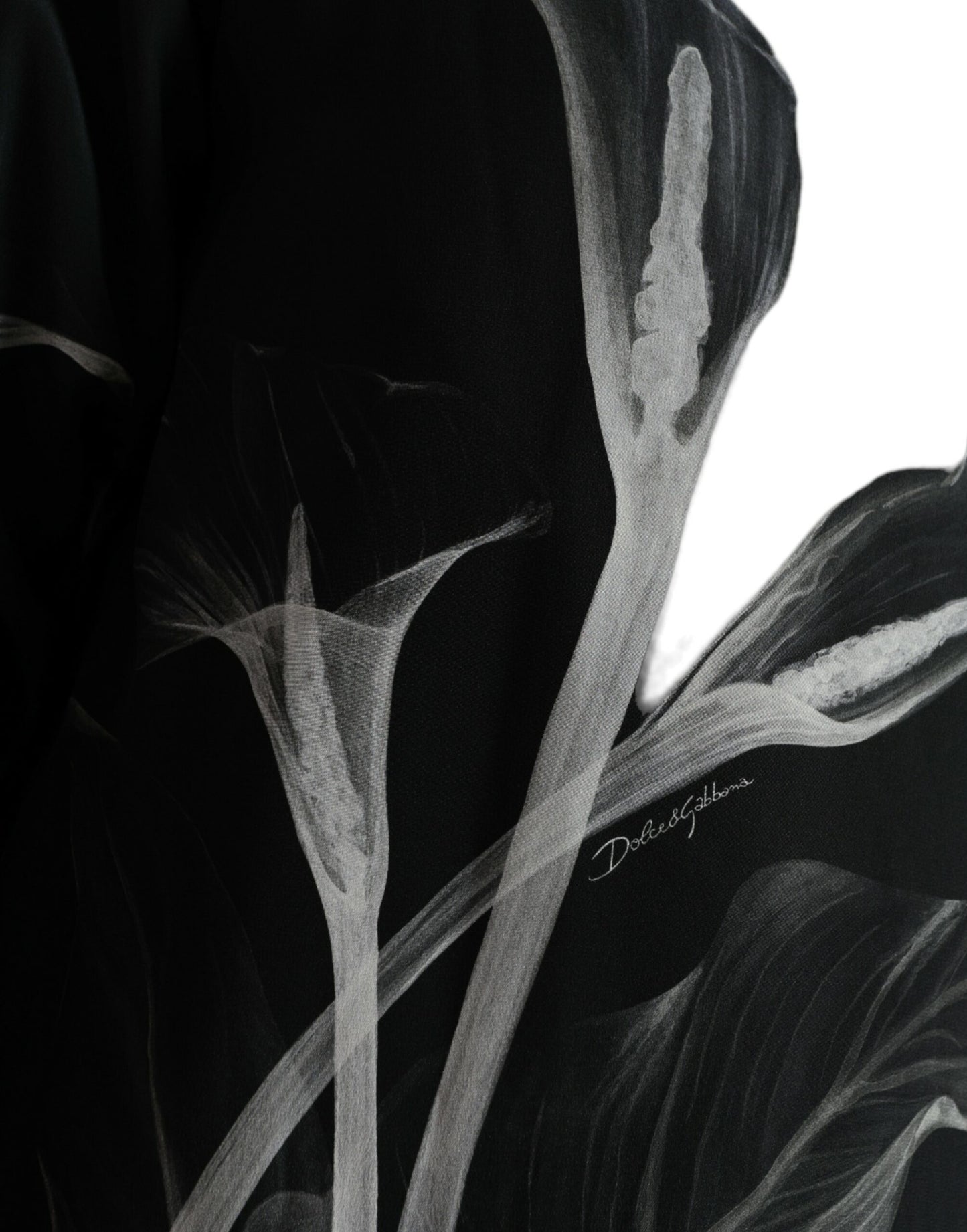 Seidenpullover mit Rundhalsausschnitt und Blumenmuster