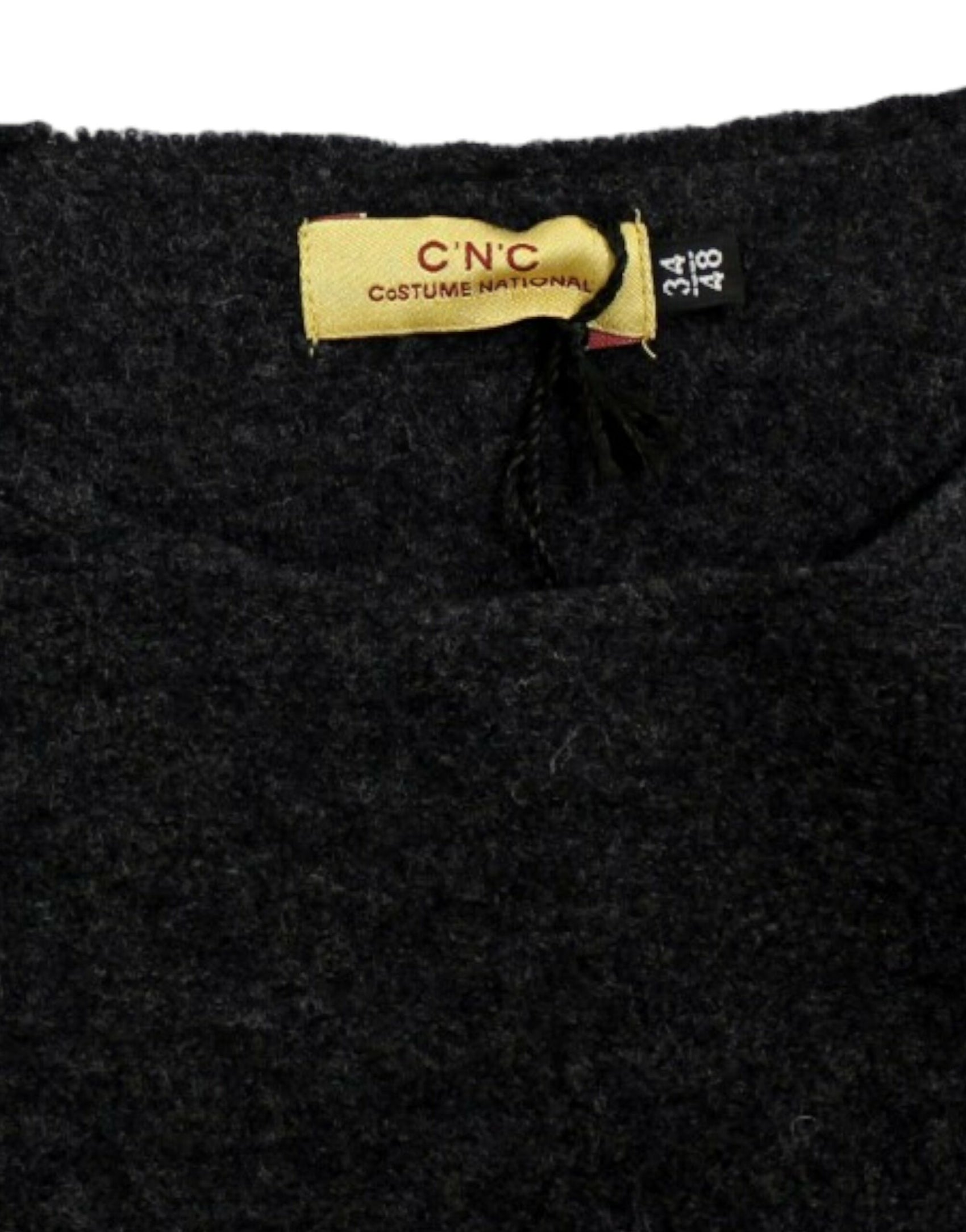 Schicker grauer Wollpullover mit Rundhalsausschnitt