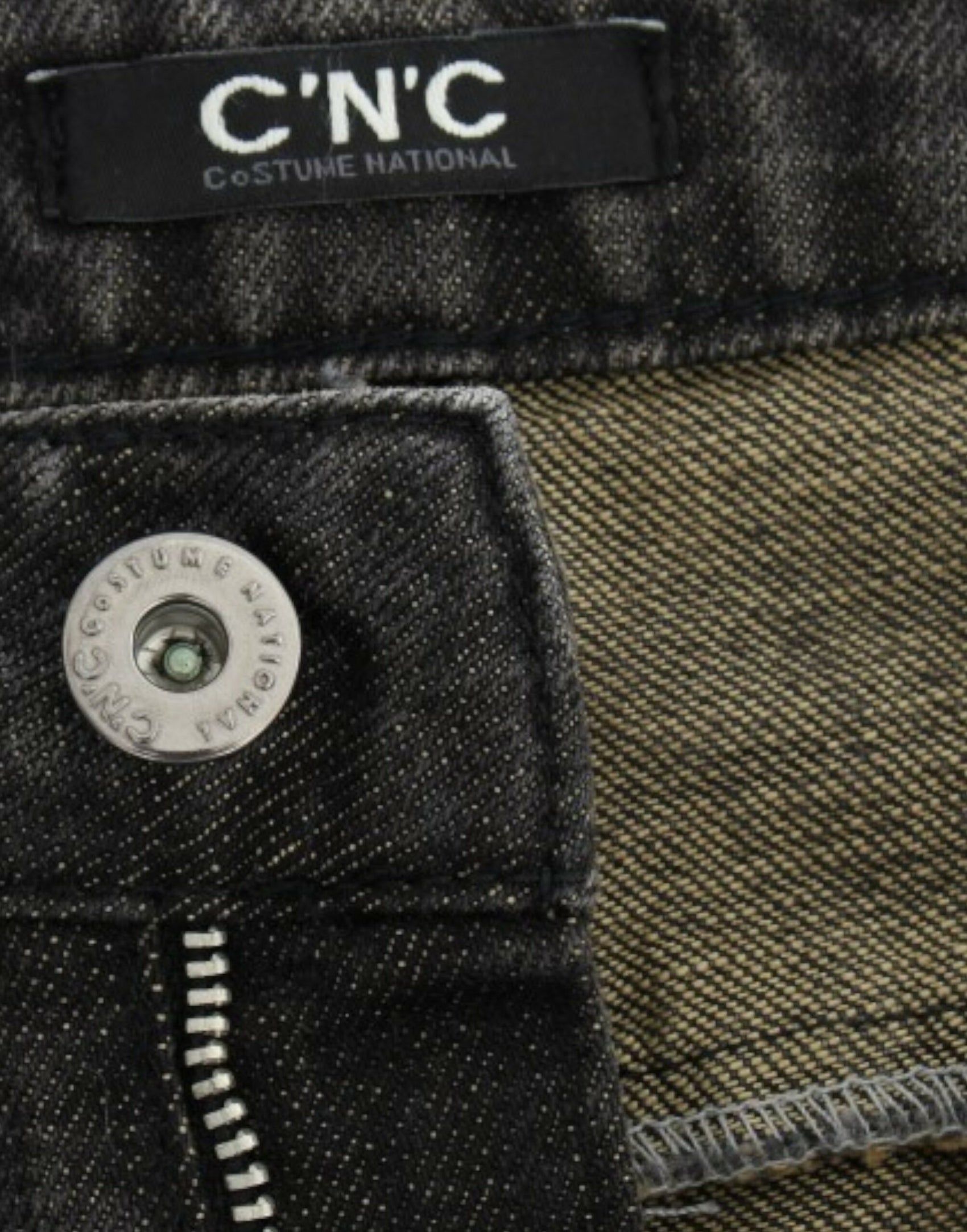 Elegante, graue Distressed-Jeans mit geradem Bein