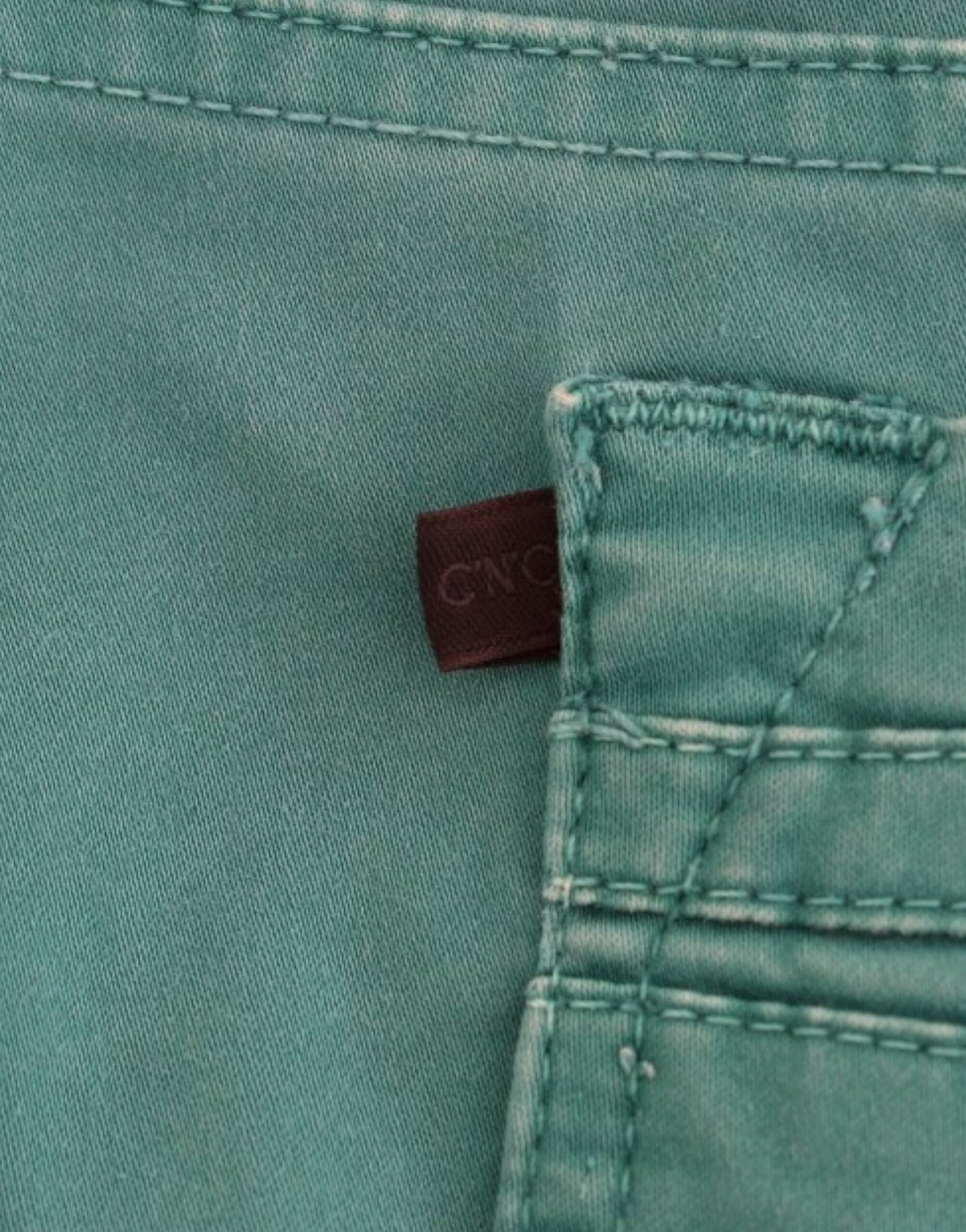 Jeans dritti verdi chic per uno stile sofisticato