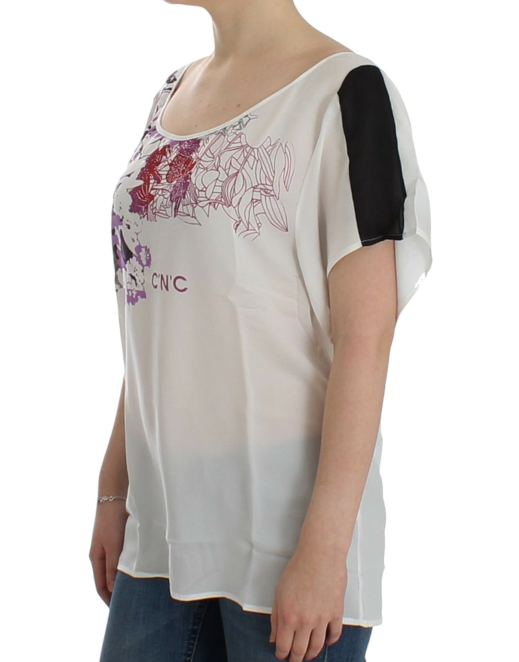 Schickes weißes T-Shirt mit V-Ausschnitt und Motivdruck