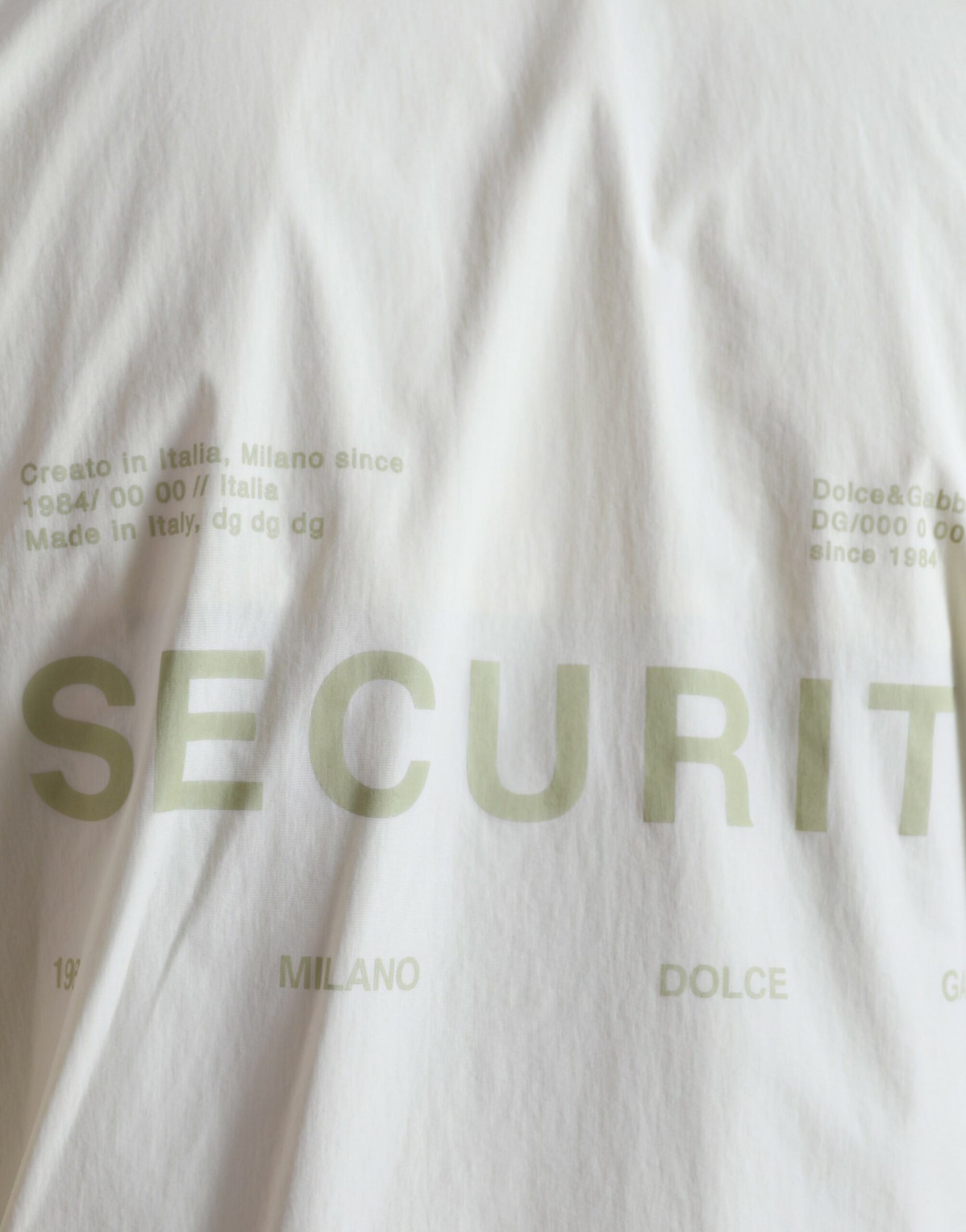 Elegante gelbe Windjacke