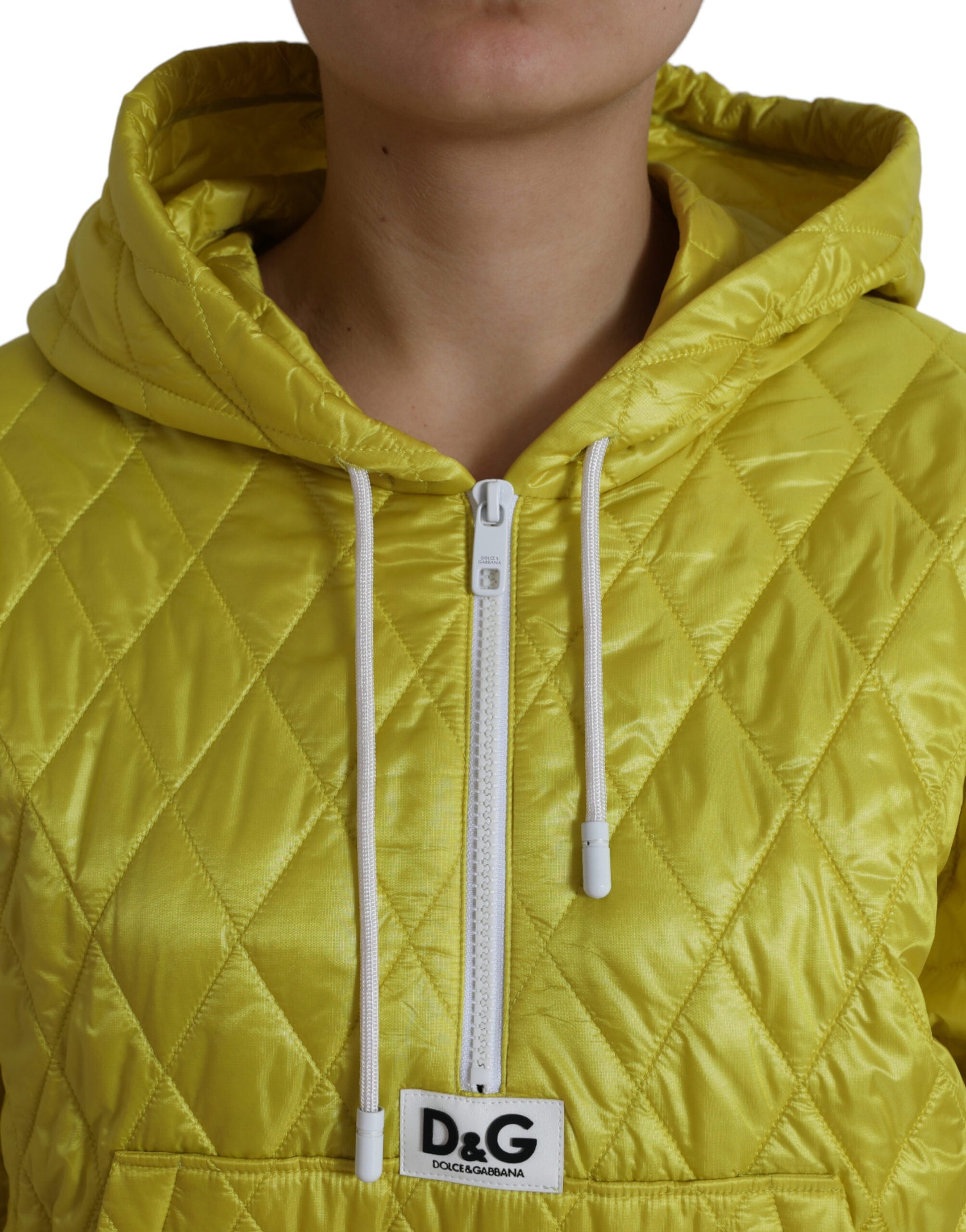 Giacca con cappuccio giallo radioso
